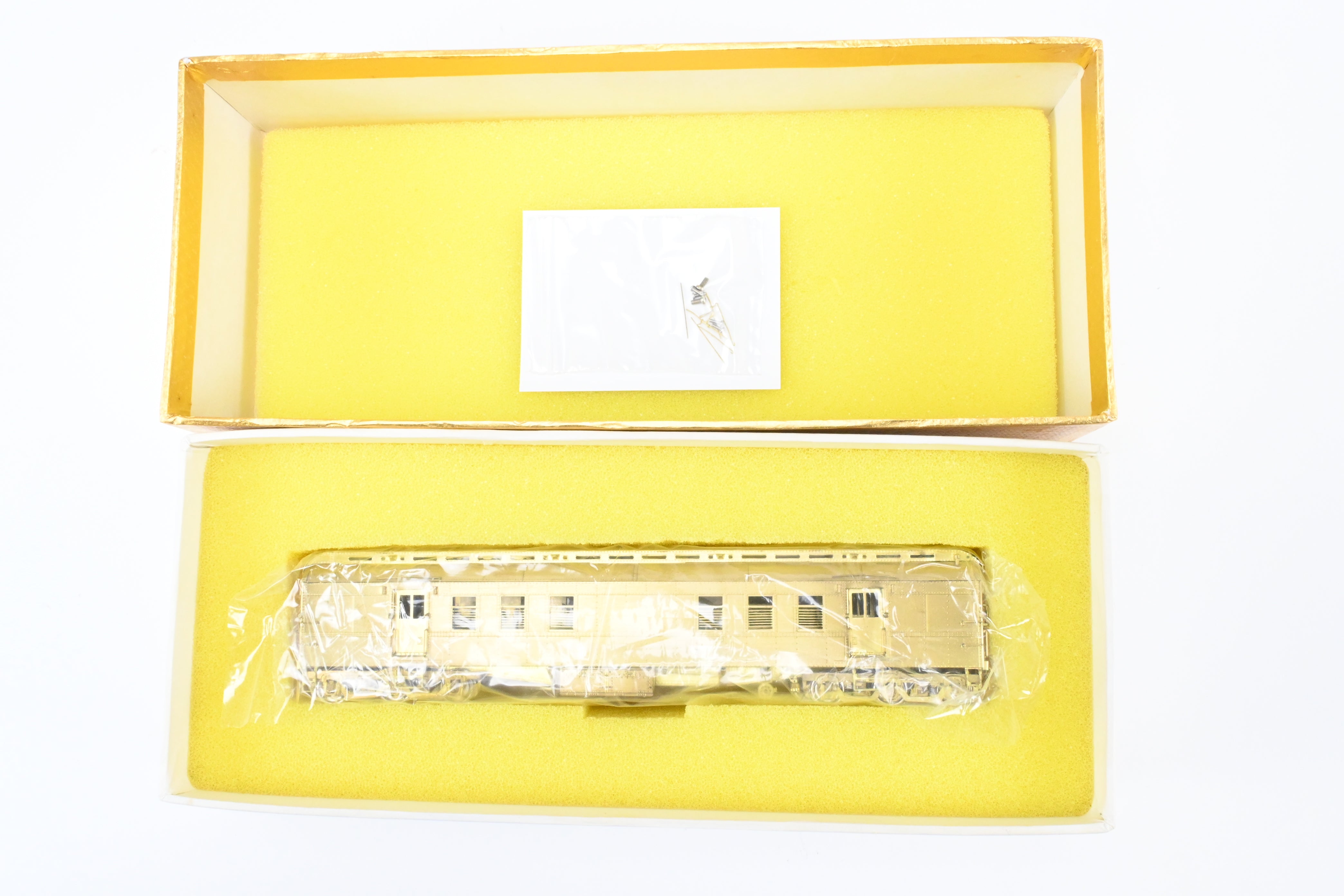 HO Brass Oriental Limited Great Northern 60-Foot RPO Model #25 - 36