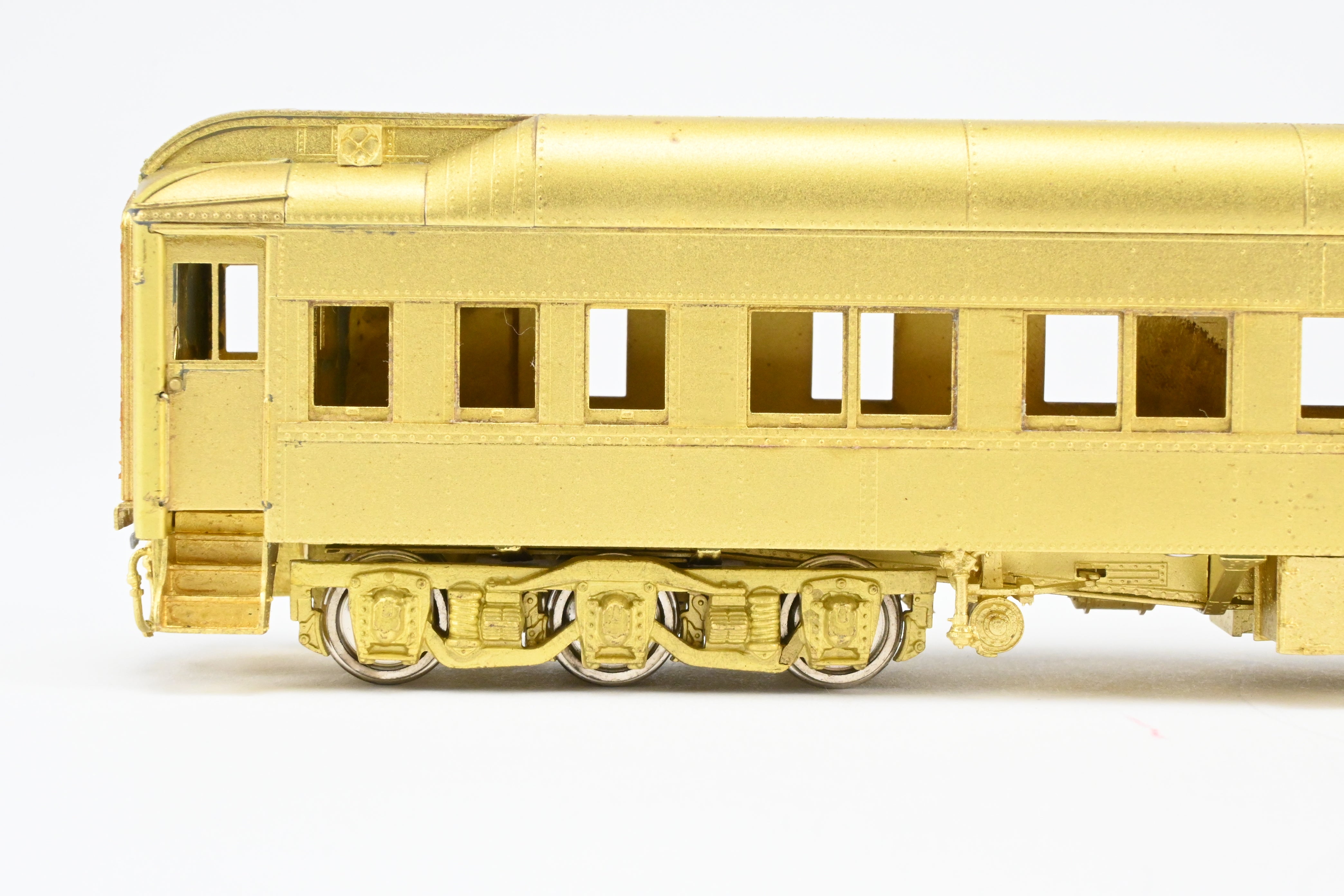 HO Brass Oriental Limited 8-1-2 Heavyweight Sleeper with Ice AC