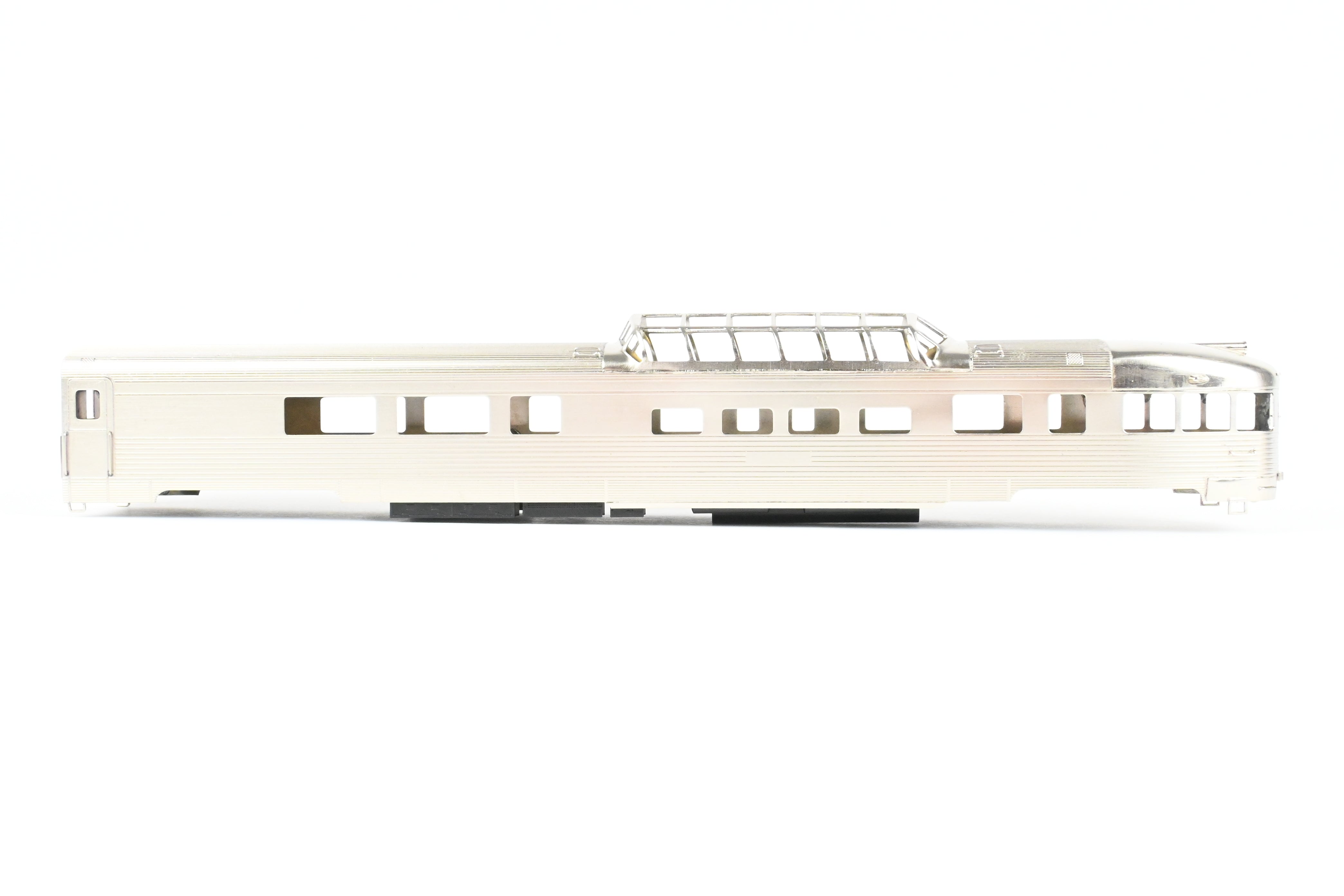 High - Quality HO Scale Brass Lambert Chesapeake and Ohio (C&O) Budd Dome Observation Model Train Car