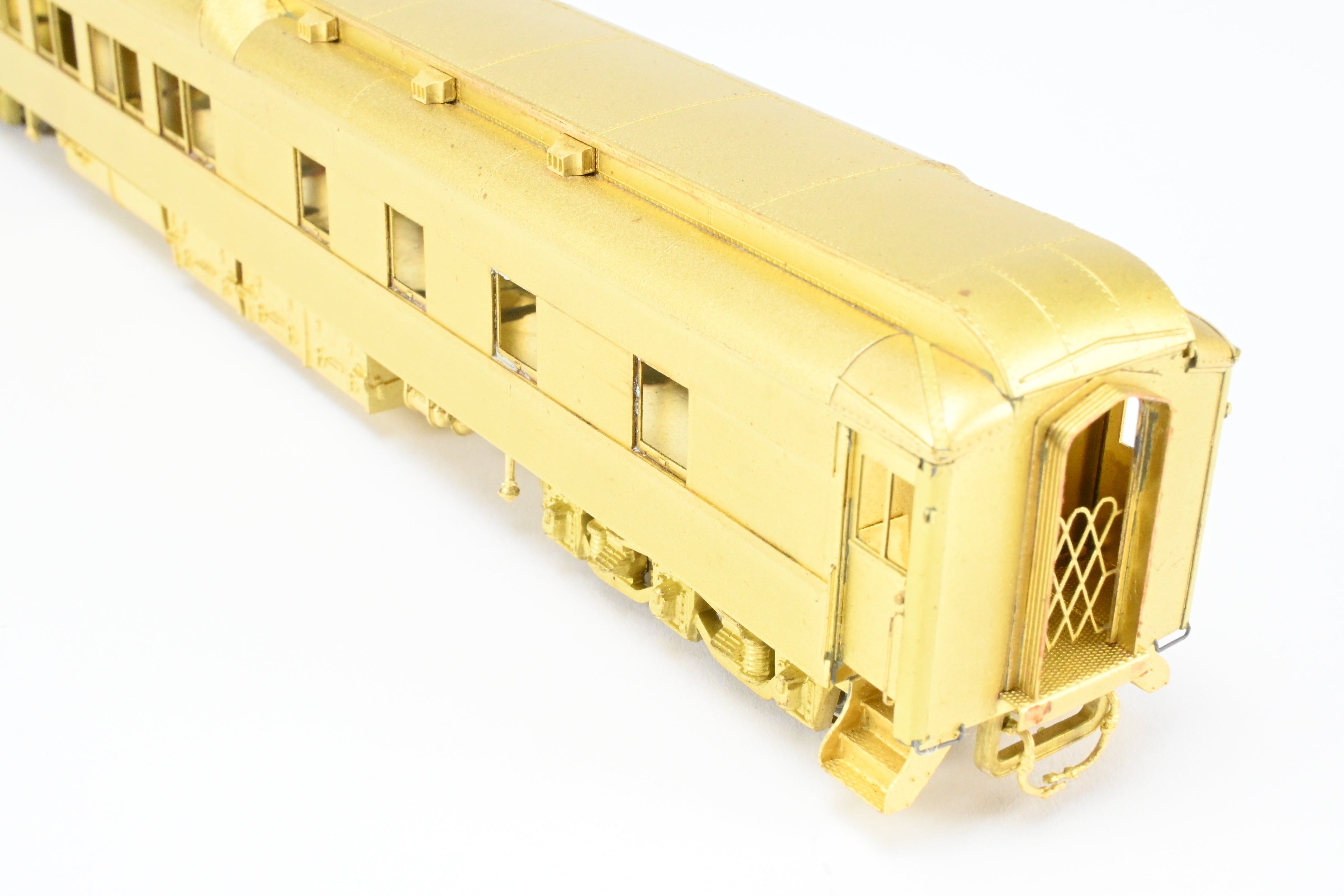 HO Brass Oriental Limited 8-1-2 Heavyweight Sleeper with Ice AC