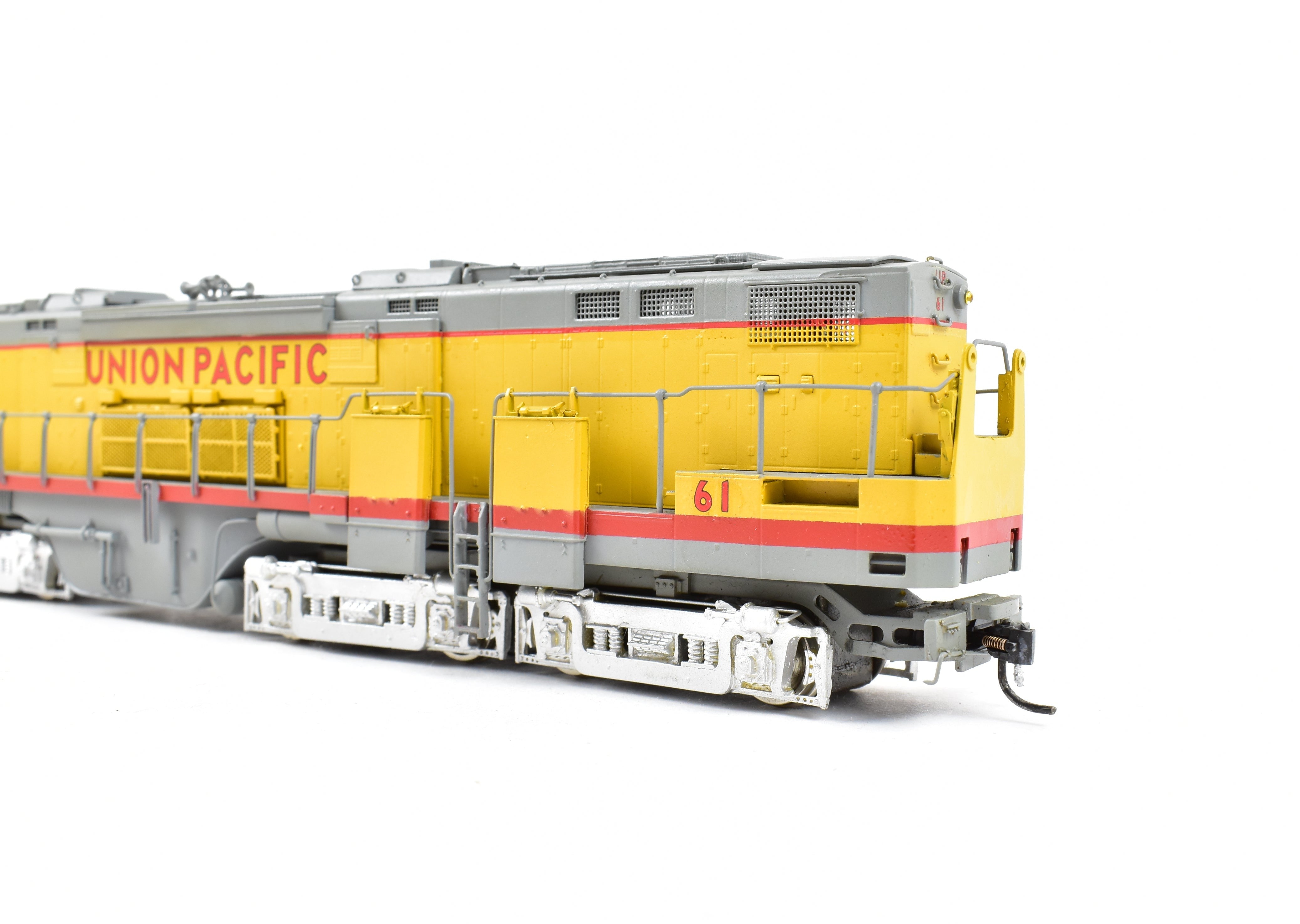 High - Quality HO Scale Brass Oriental Limited Union Pacific Alco C855 A/B/A Set with Custom Painting and Excellent Condition
