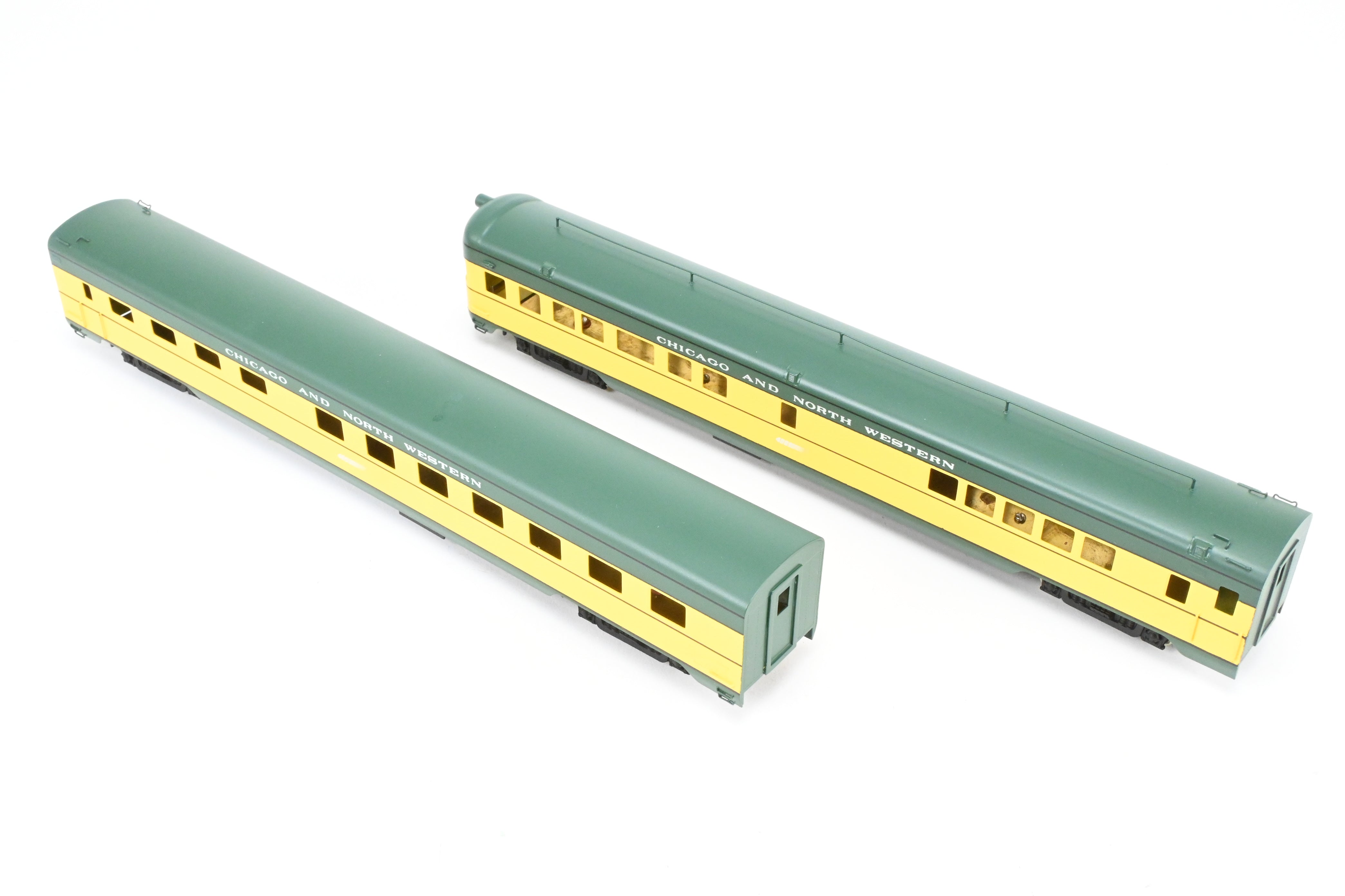 HO Scale Brass NPP Nickel Plate C&NW Chicago & Northwestern Factory-Painted Diner and Observation Set