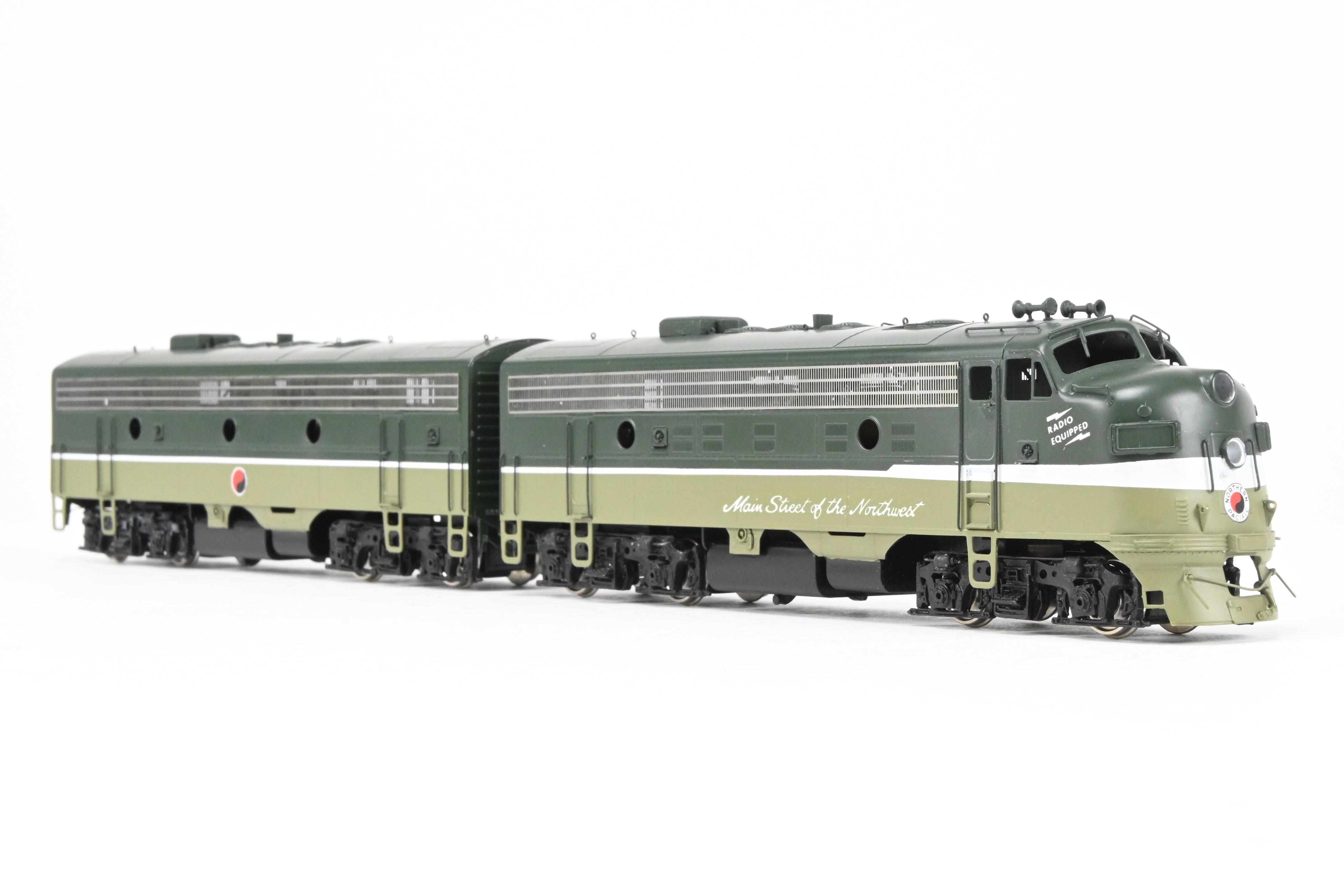 HO Scale Brass Model Train Set - Oriental Limited NP - Northern Pacific EMD F9A/F9B with 1750 HP for Passenger Service in Loewy 'Main Street of the Northwest' North Coast Limited Paint Scheme