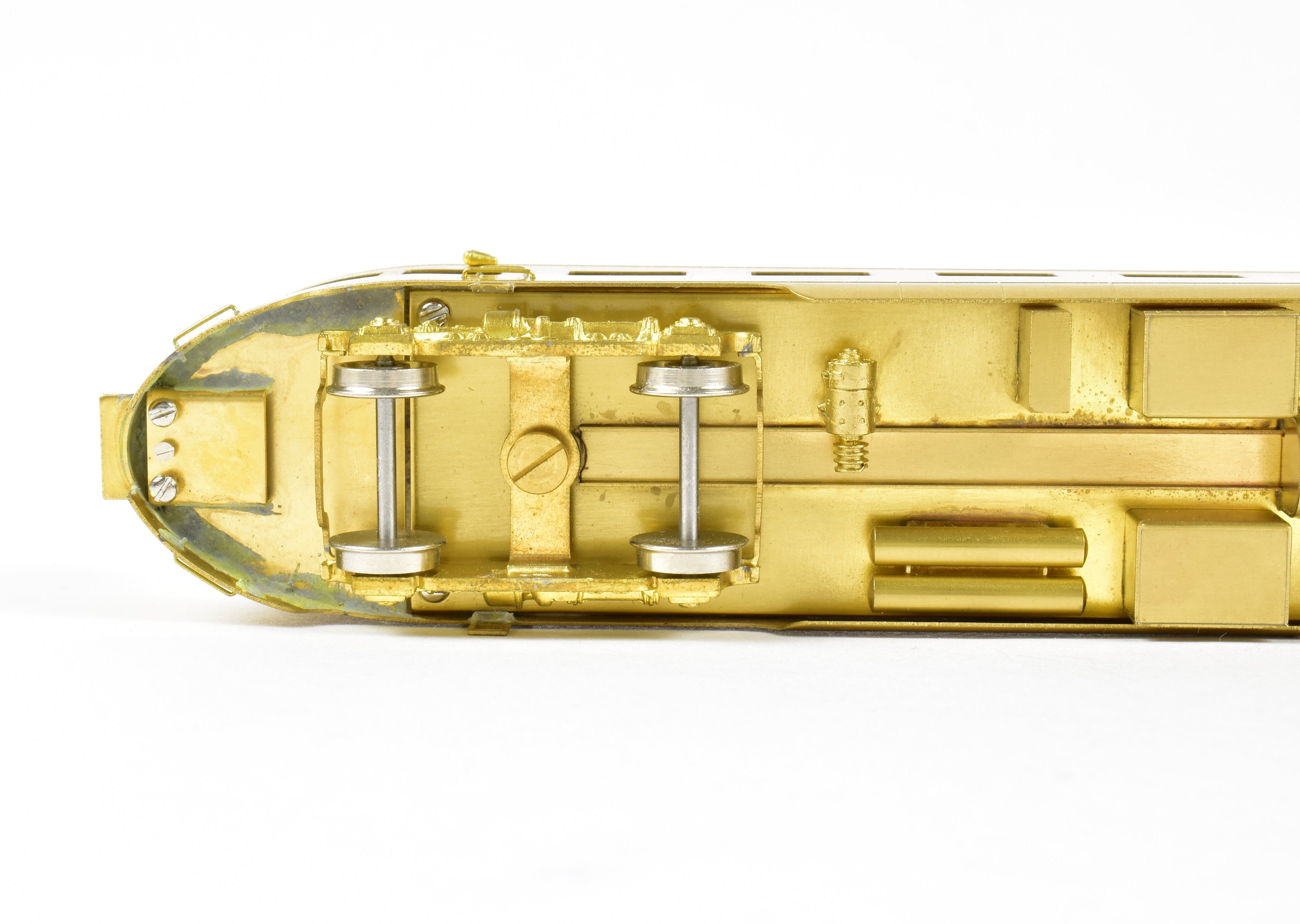 HO Brass Oriental Limited NP - 1948 North Coast Limited Sleeper Observation 390 with Skirts