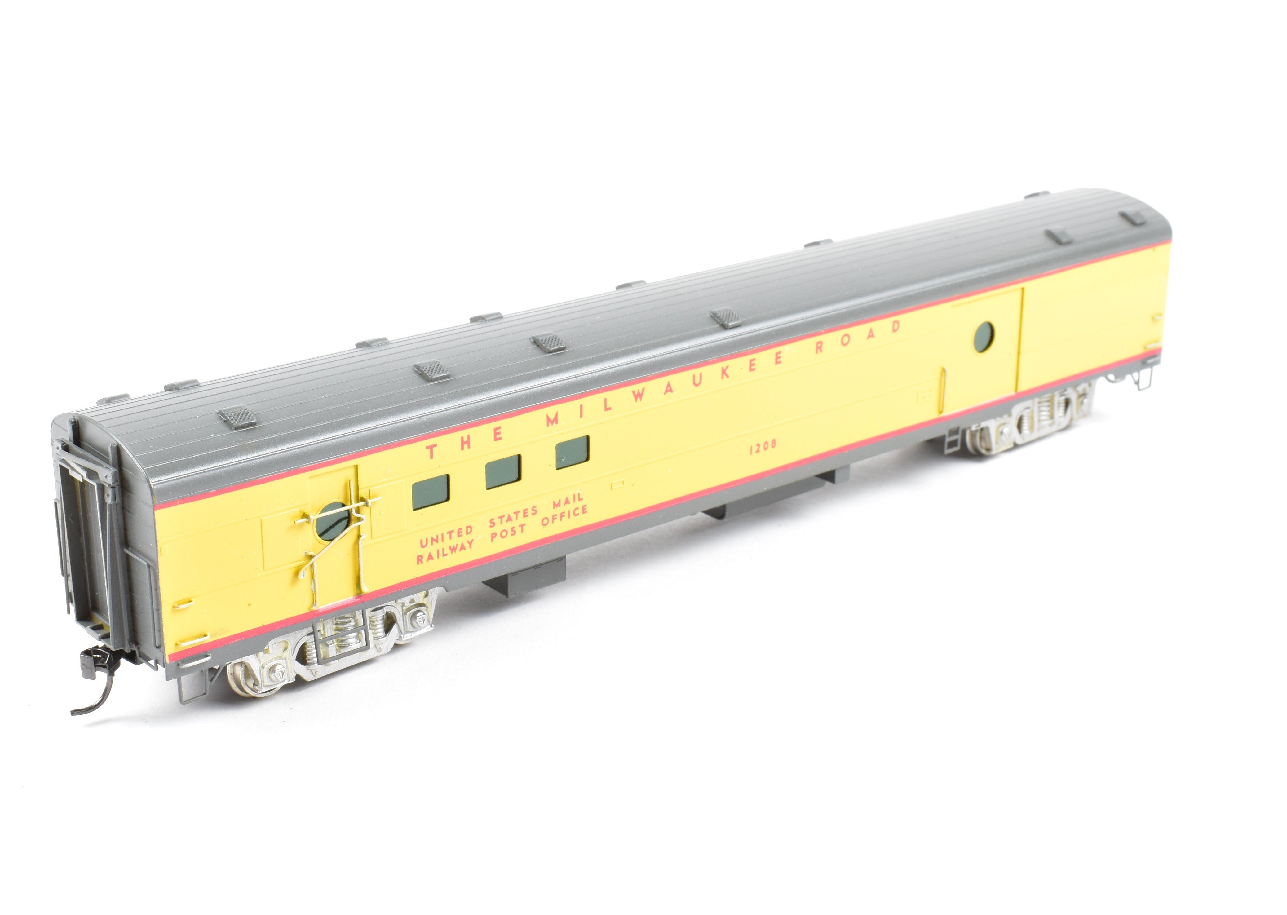 High - Quality HO Scale Brass Soho Milwaukee Road #1208 Baggage - RPO Model with Custom Painted Armour Yellow and Gray Finish