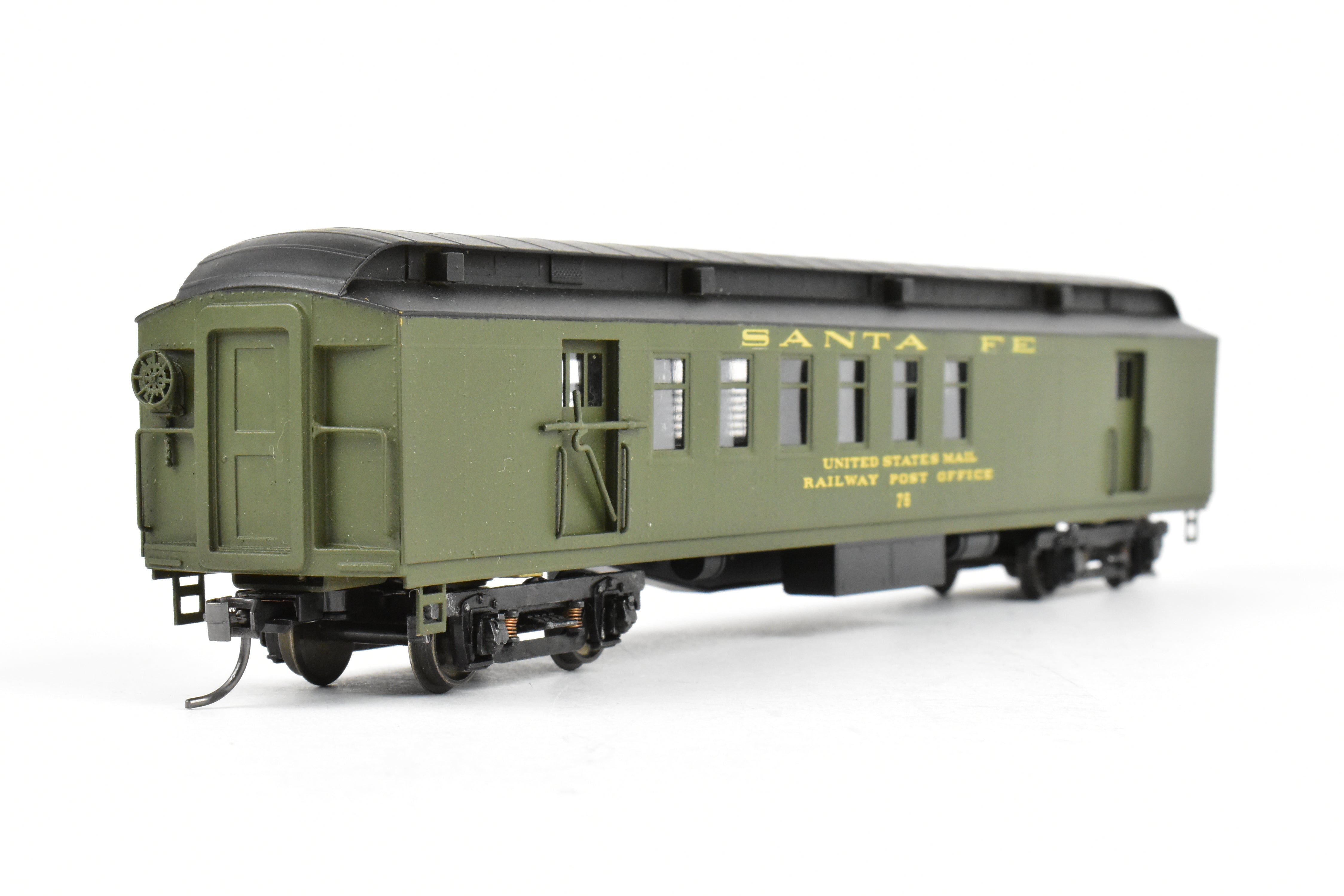 HO Scale Brass ATSF Santa Fe Heavyweight RPO Car with Custom Paint and Metal Wheels