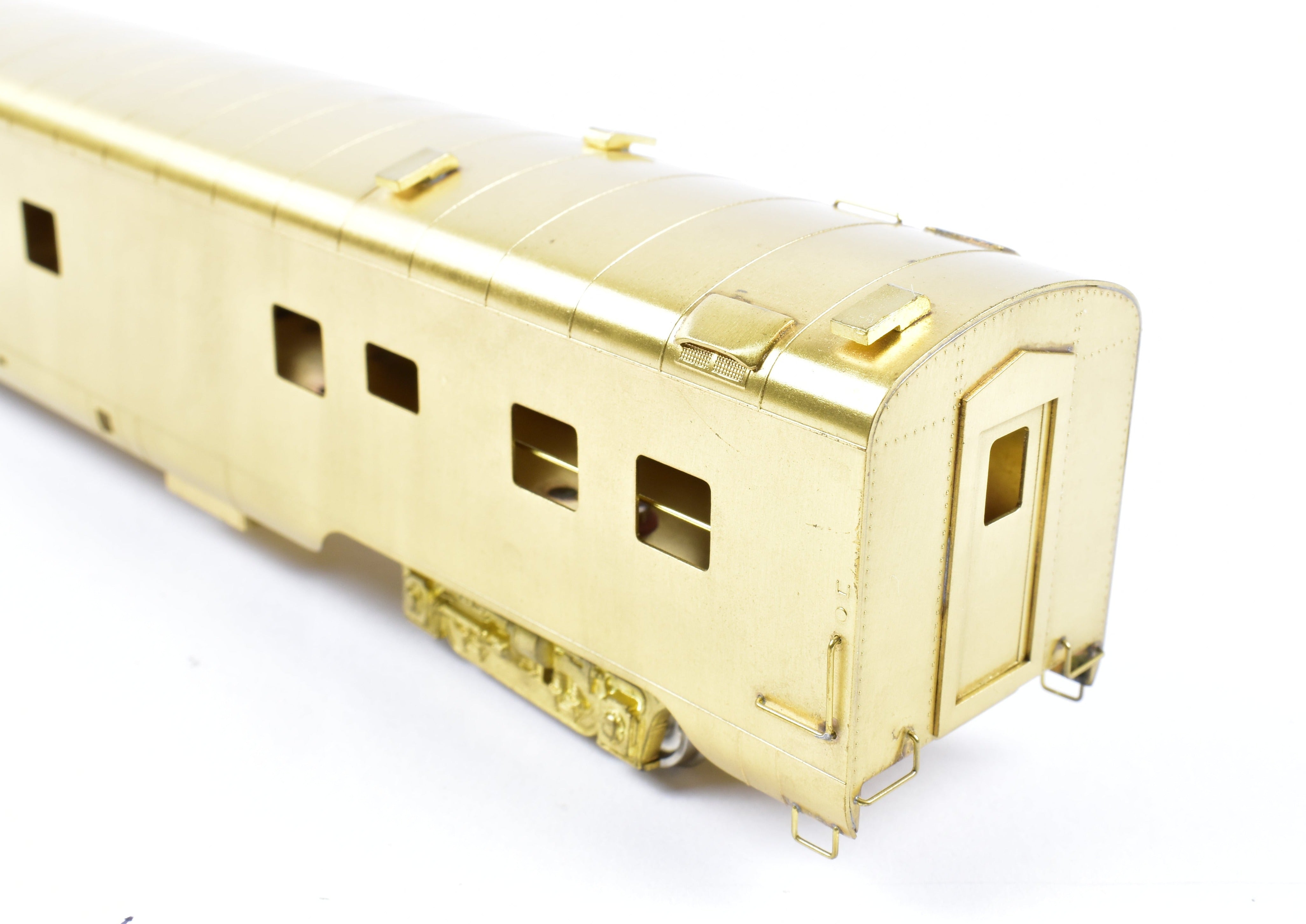 HO Scale Brass Model of the Oriental Limited's Northern Pacific North Coast Limited Mail - Dormitory Car #425 with Skirts