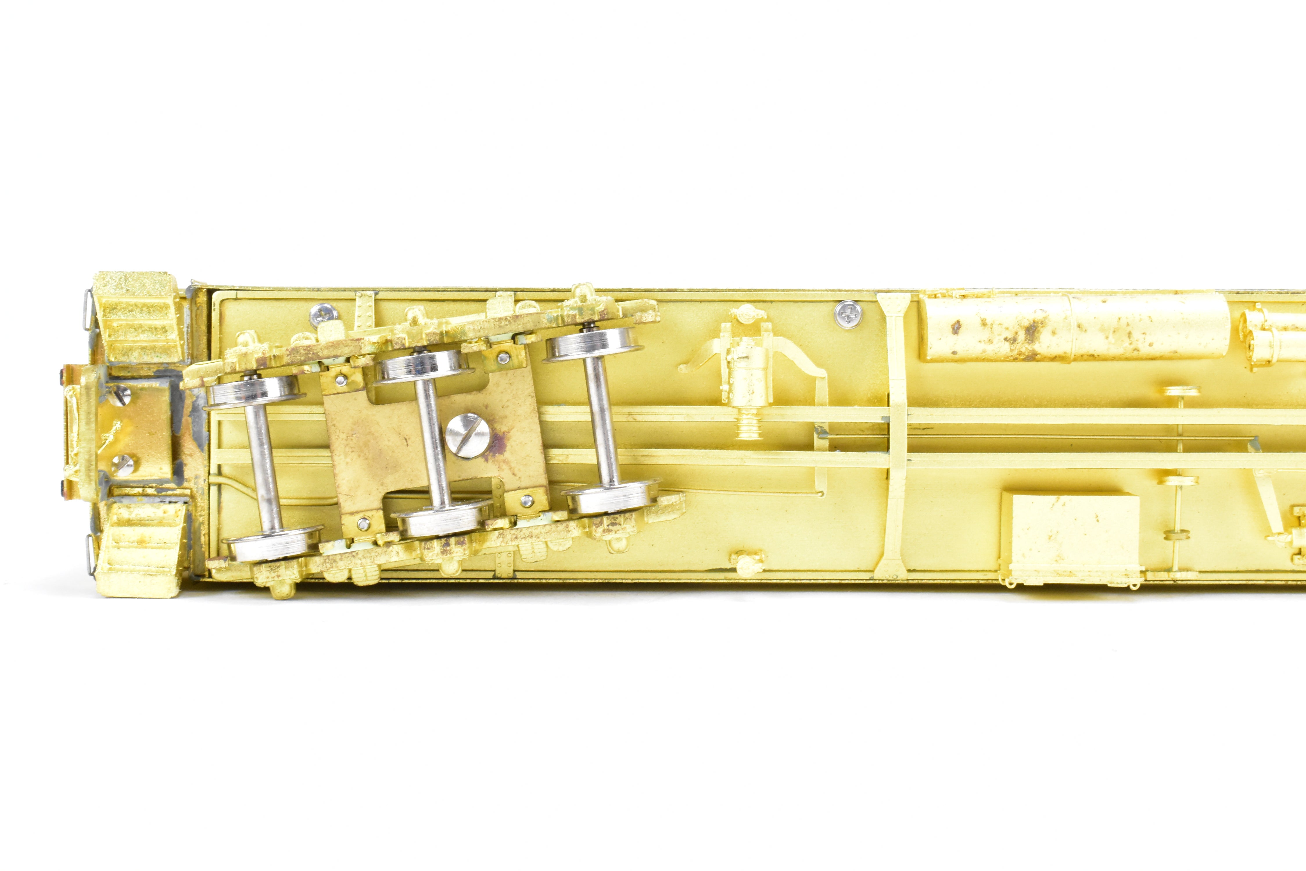 HO Brass Oriental Limited 14-Section Heavyweight Tourist Car without Air Conditioning