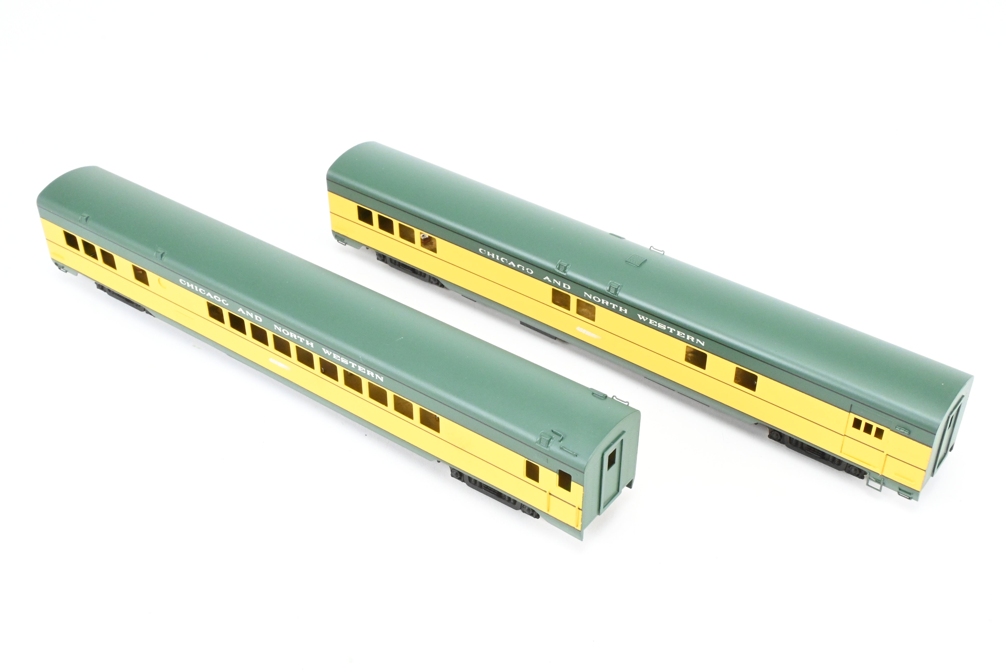 High - Quality HO Scale Brass Nickel Plate Products (NPP) Chicago & Northwestern (C&NW) Baggage and Parlor Car Set with Factory Painting