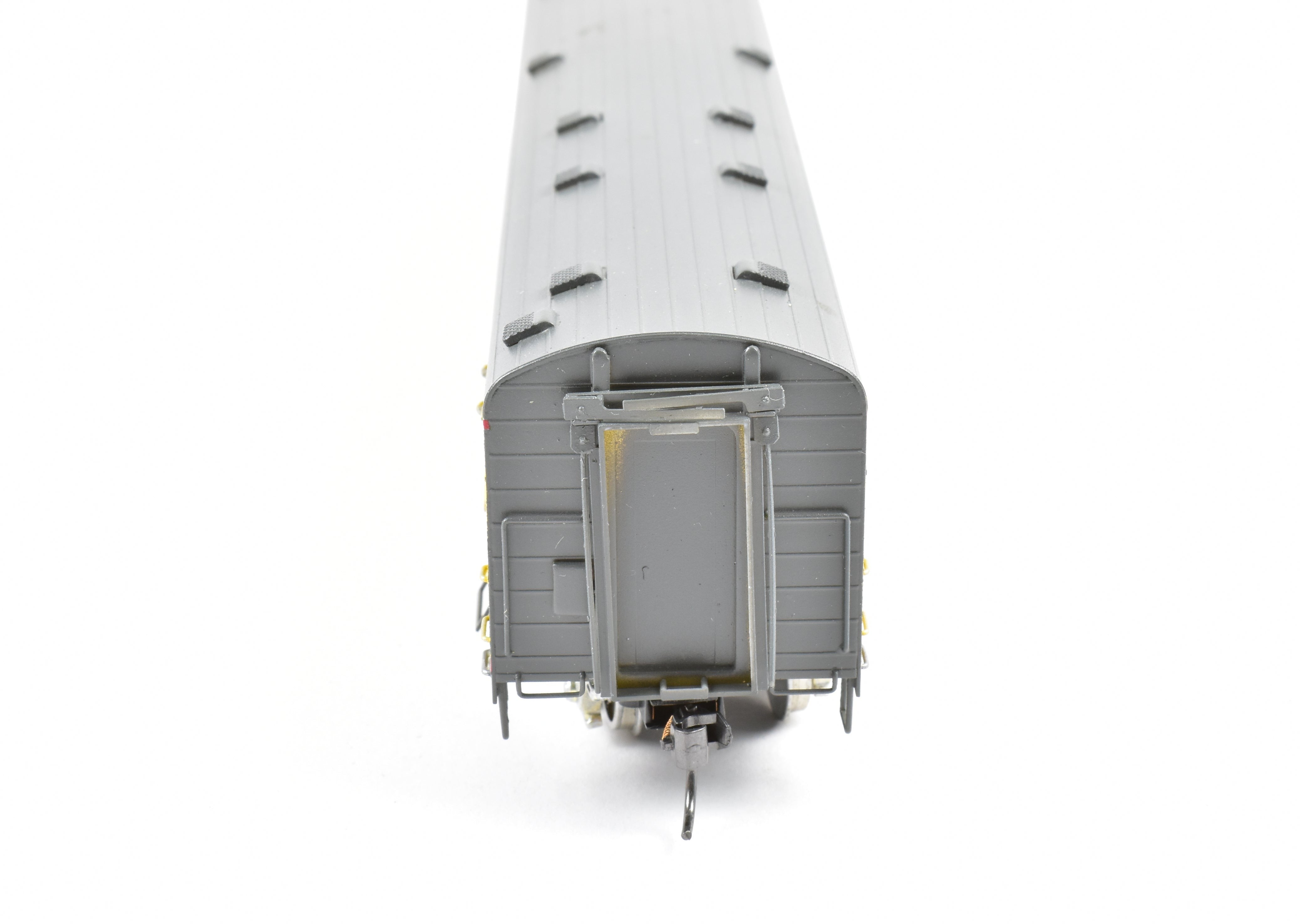 High - Quality HO Scale Brass Soho Milwaukee Road #1208 Baggage - RPO Model with Custom Painted Armour Yellow and Gray Finish