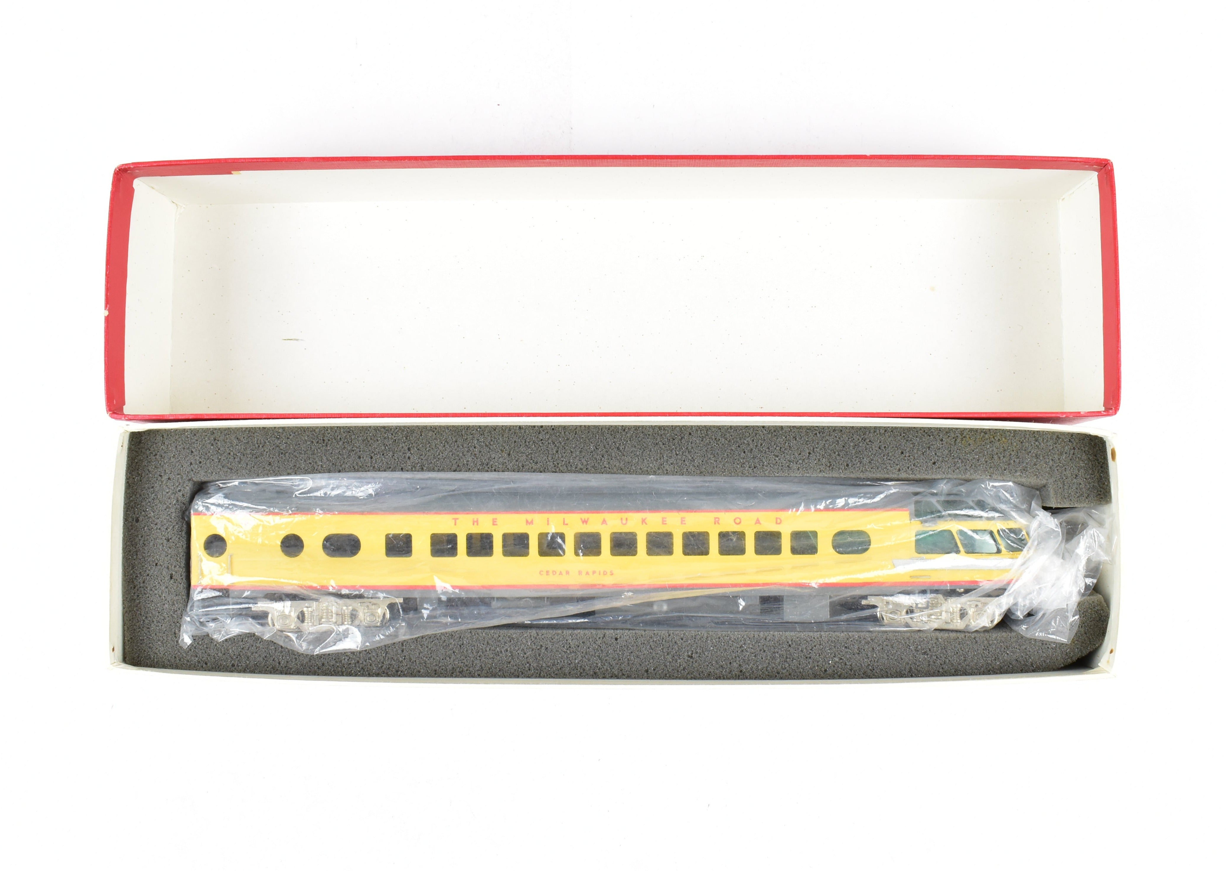 Custom Painted HO Brass Soho Milwaukee Road #186 Rapids Sky Top Lounge Model