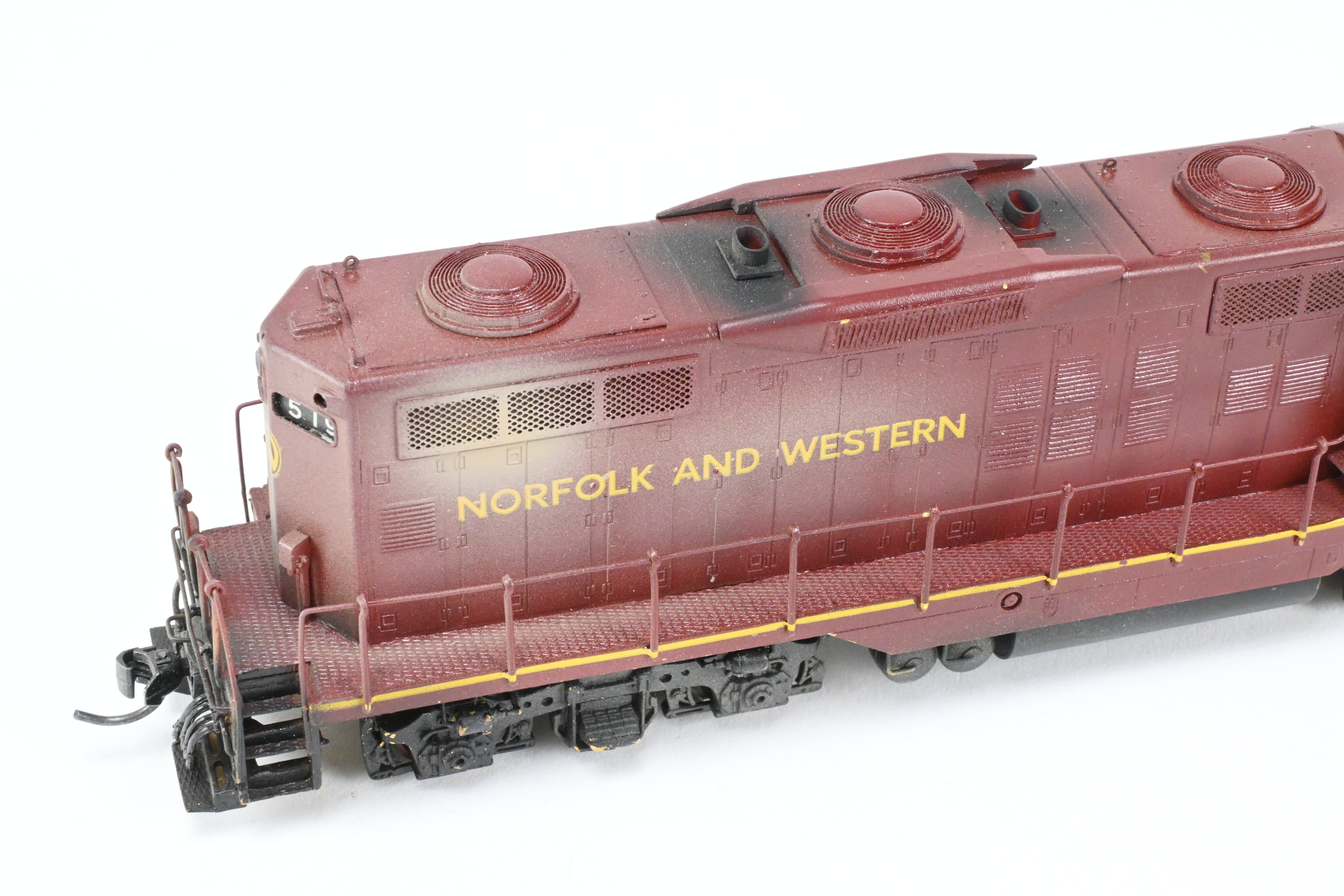 HO Scale Brass N&W Norfolk & Western EMD GP9 1750 HP Late Version with 48 Fans & Brakes