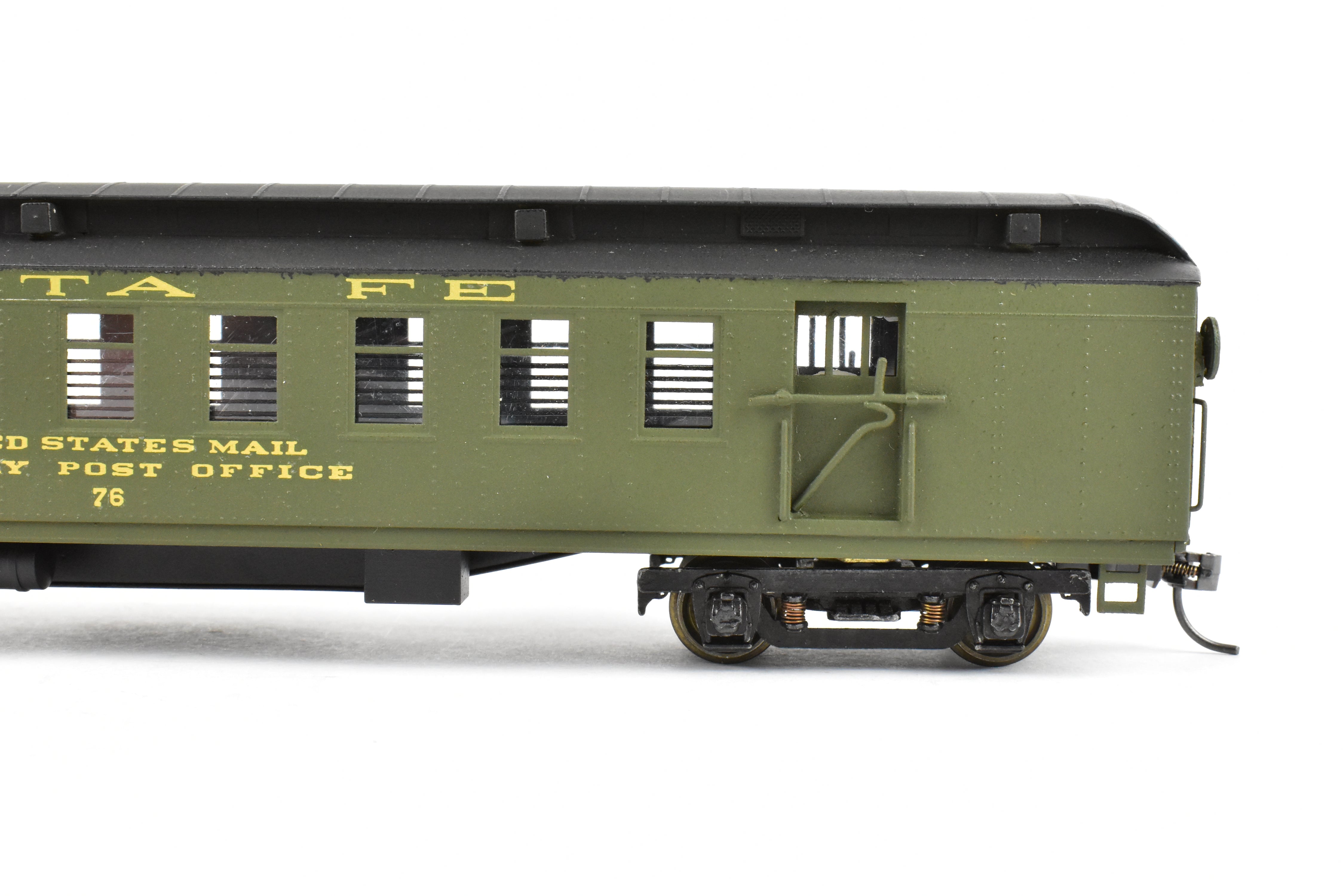 HO Scale Brass ATSF Santa Fe Heavyweight RPO Car with Custom Paint and Metal Wheels