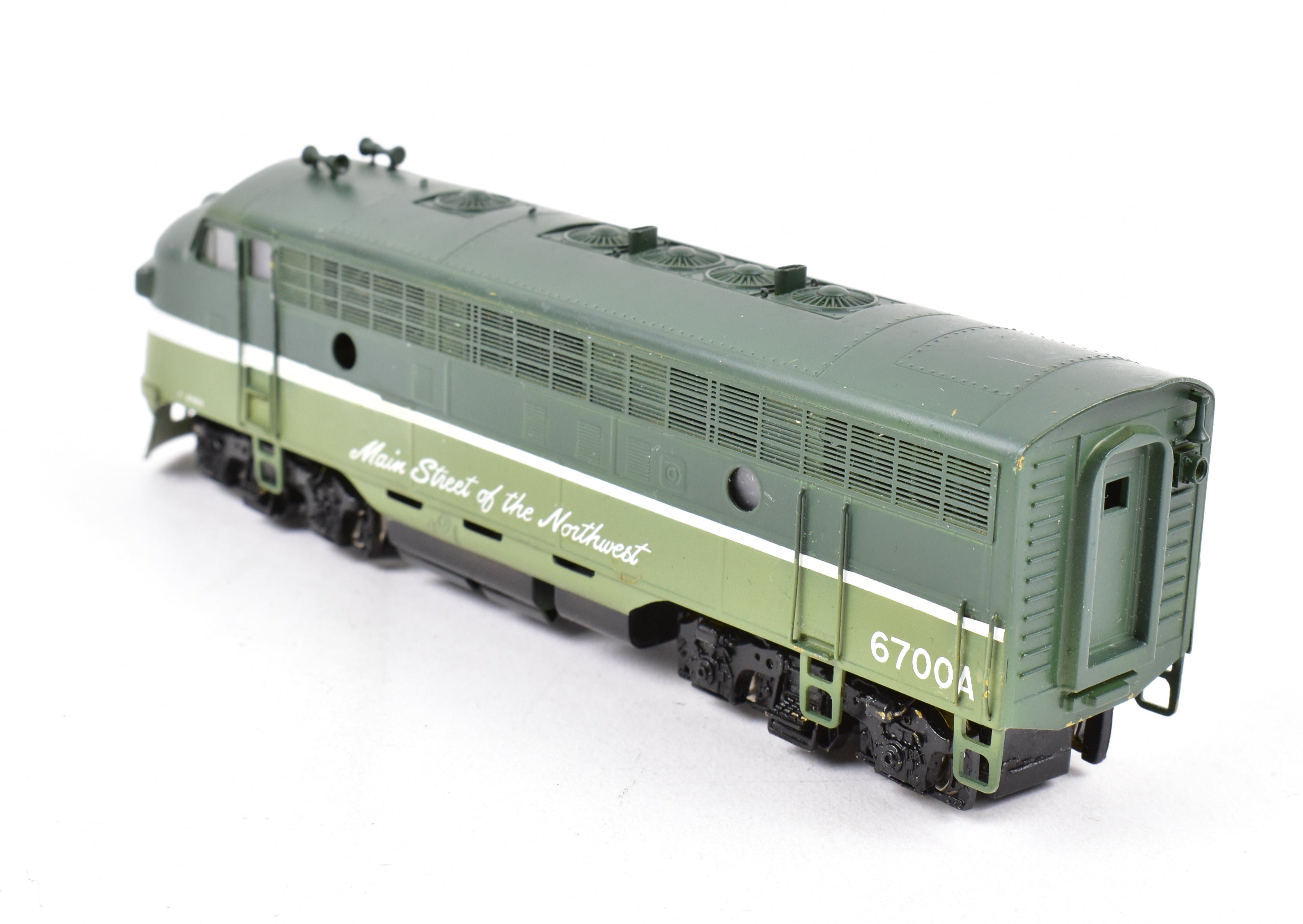 HO Scale Brass Model Train - Oriental Limited Northern Pacific EMD F7A Phase I CP No. 6700A