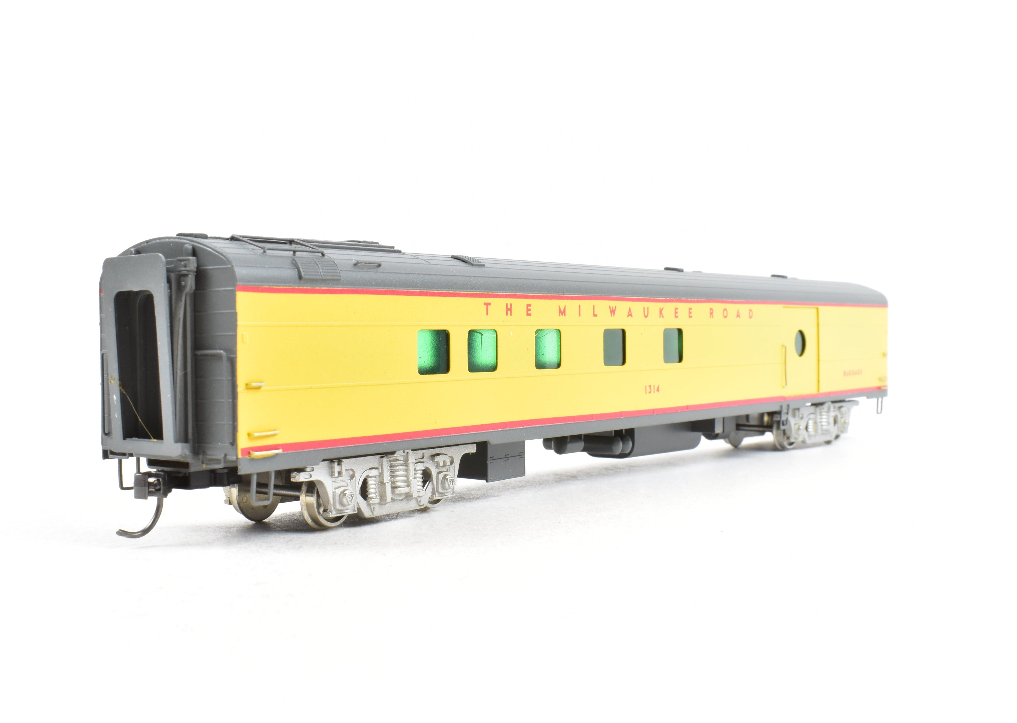High - Quality HO Scale Brass Soho Milwaukee Road #1314 Custom - Painted Baggage - Dorm Model Train Car