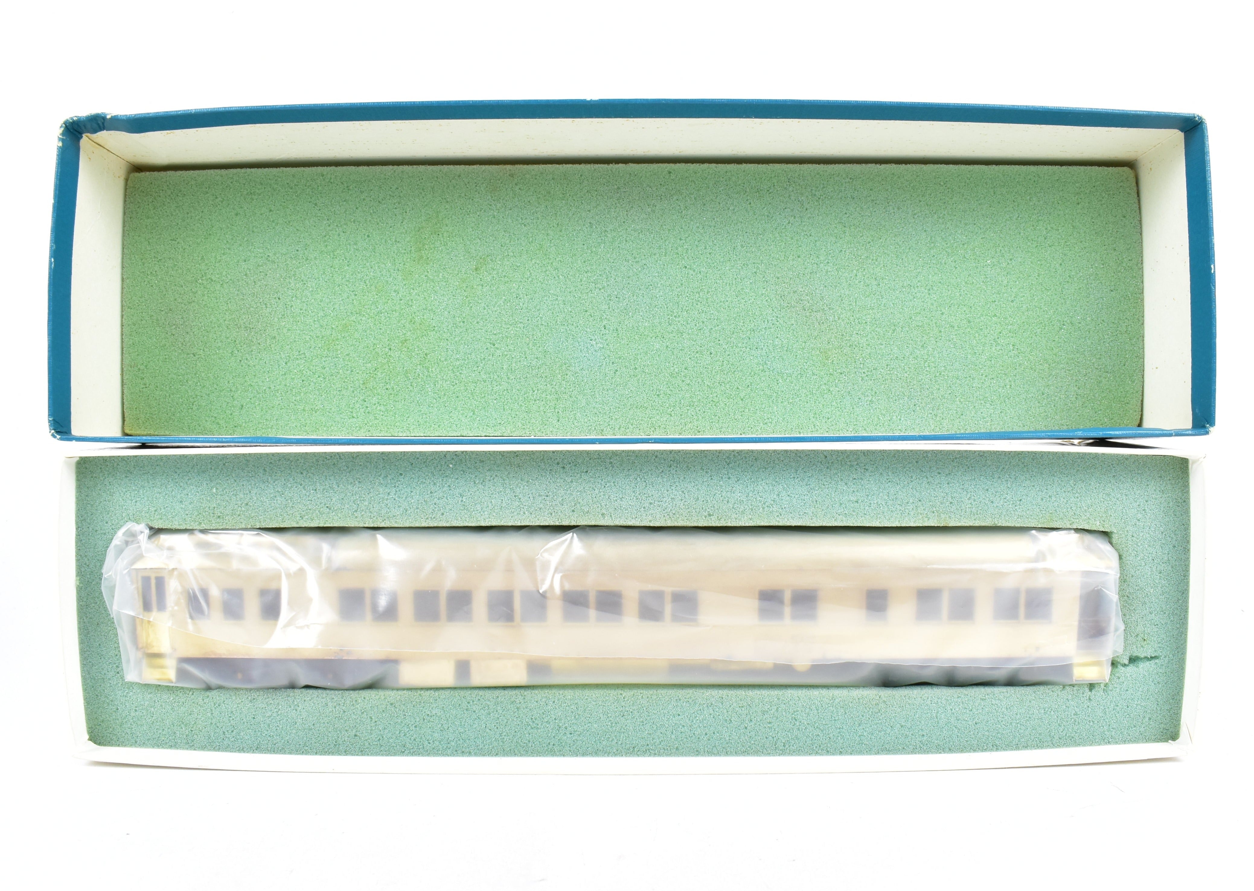 High - Quality HO Scale Brass Lambert Heavyweight 10 - Section Lounge Observation Model for Various Roads with Central Valley Trucks