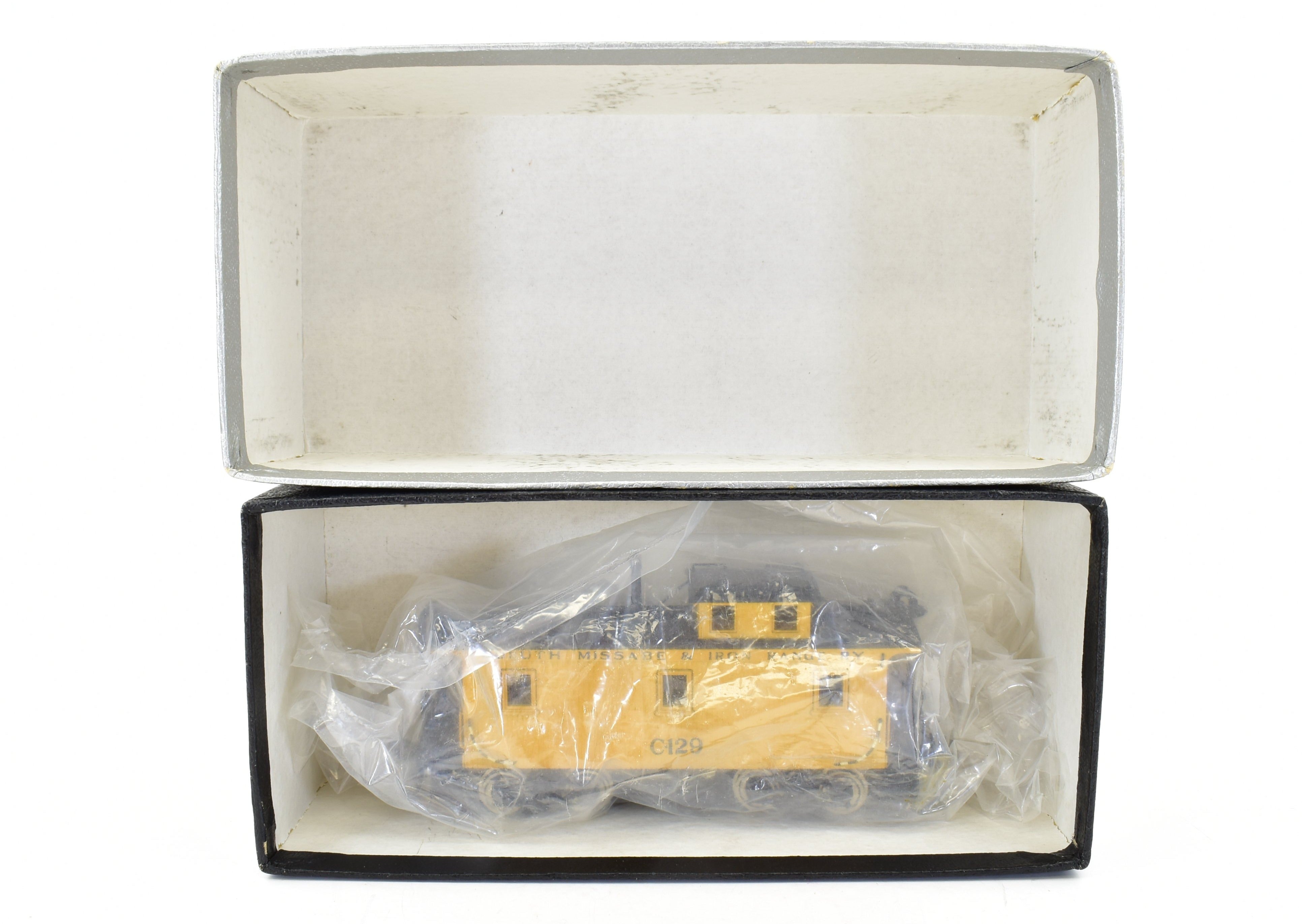 HO Scale Brass PFM - Tenshodo Duluth Missabe & Iron Range Factory - Painted Caboose Model for Model Trains