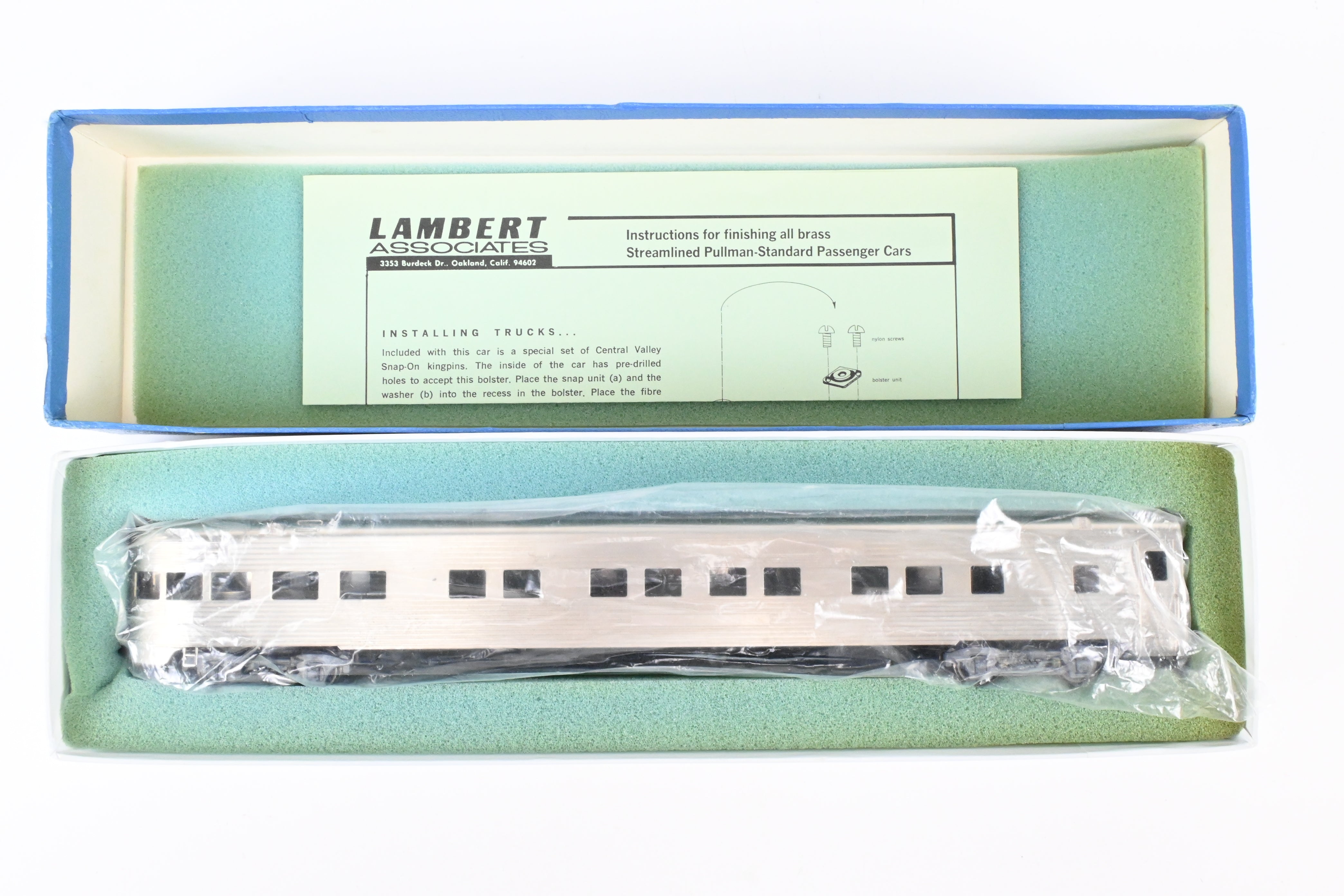 HO Brass Lambert ATSF Santa Fe Vista Series Lounge - Observation Car with Central Valley Trucks