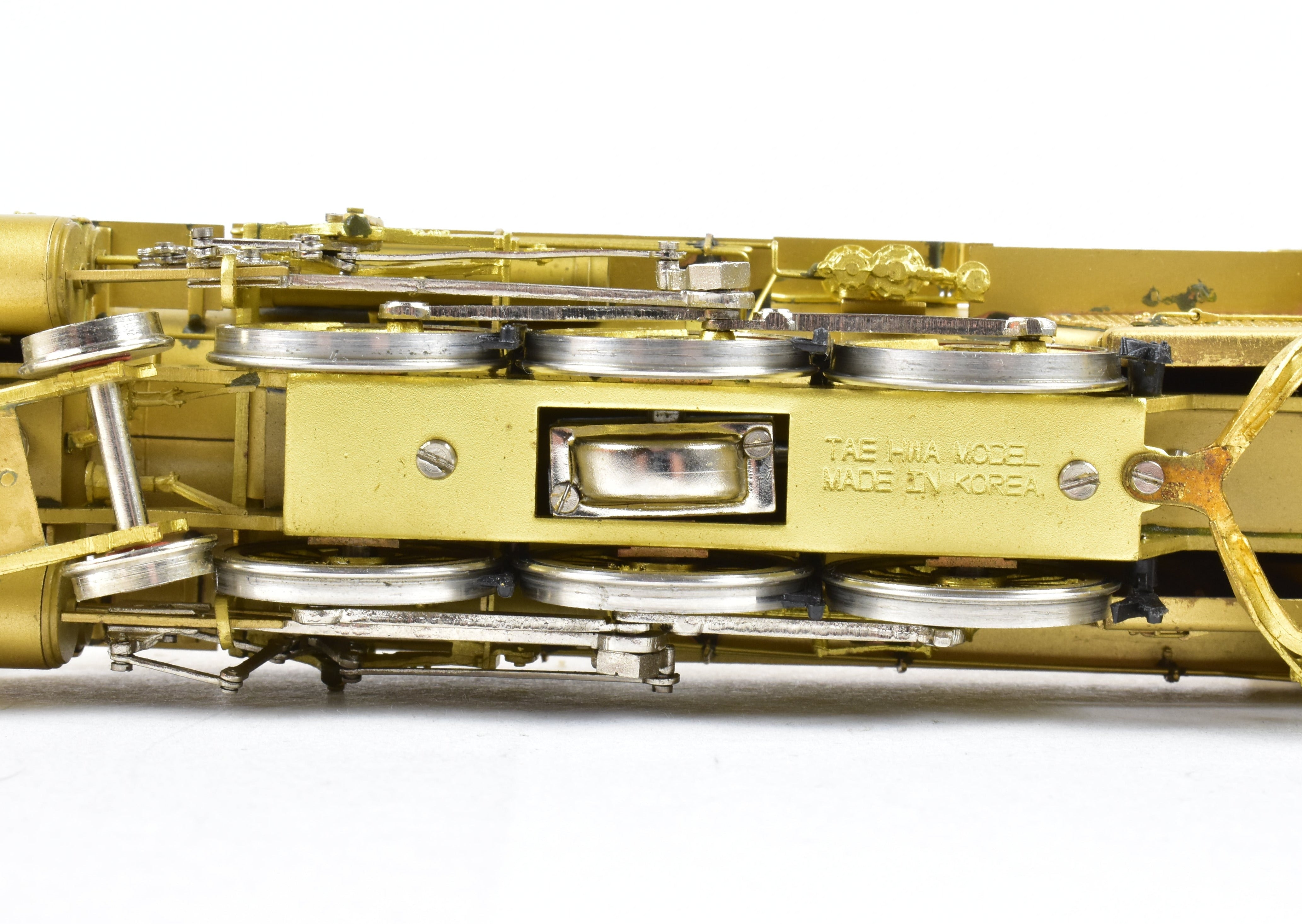 HO Scale Brass Nickel - Plated Model Train: Chicago & North Western Class E 4 - 6 - 2 Pacific Locomotive by NPP (Nickel Plate Products)