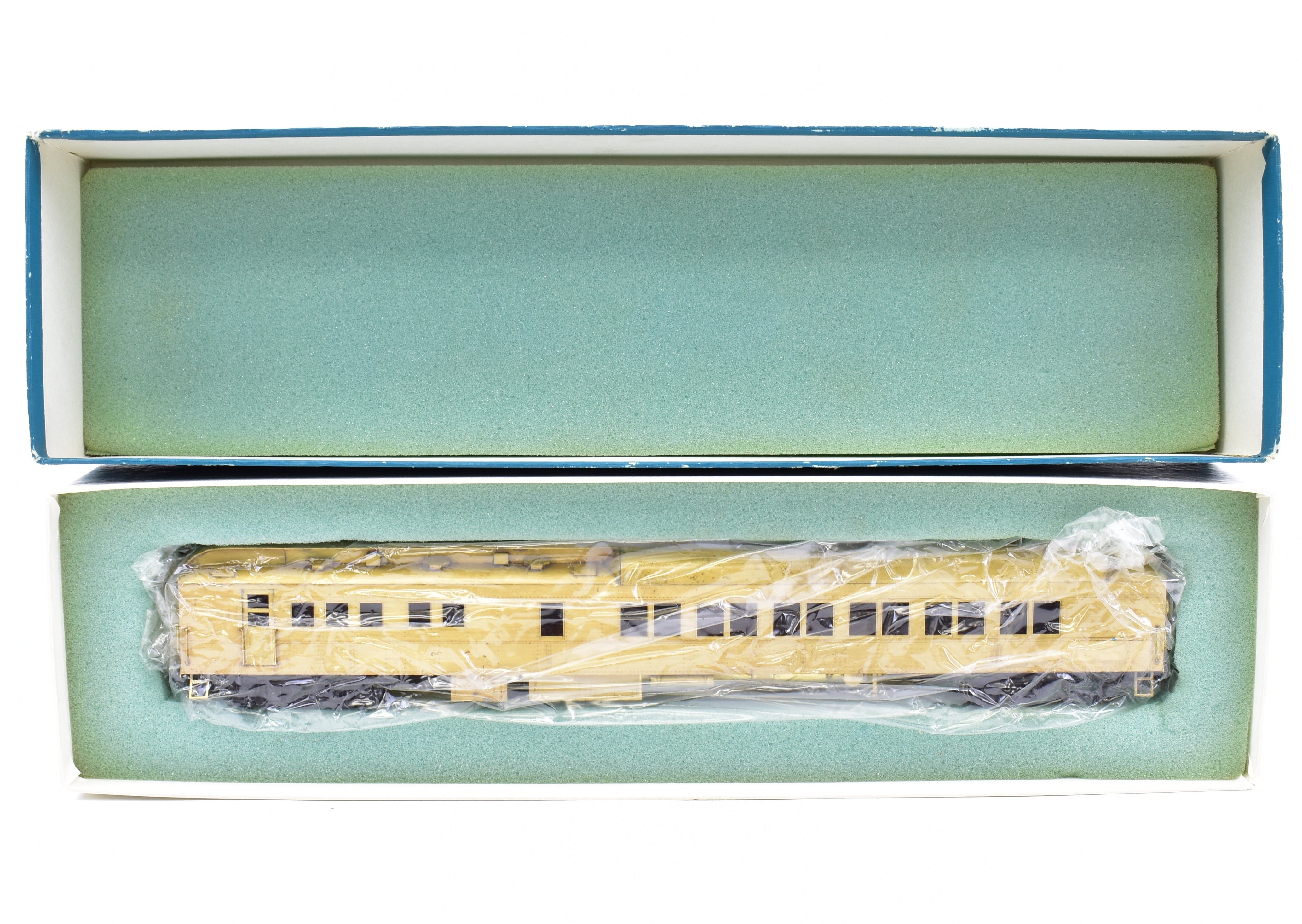 HO Scale Brass Lambert Heavyweight Diner with Central Valley Metal-Wheel Trucks