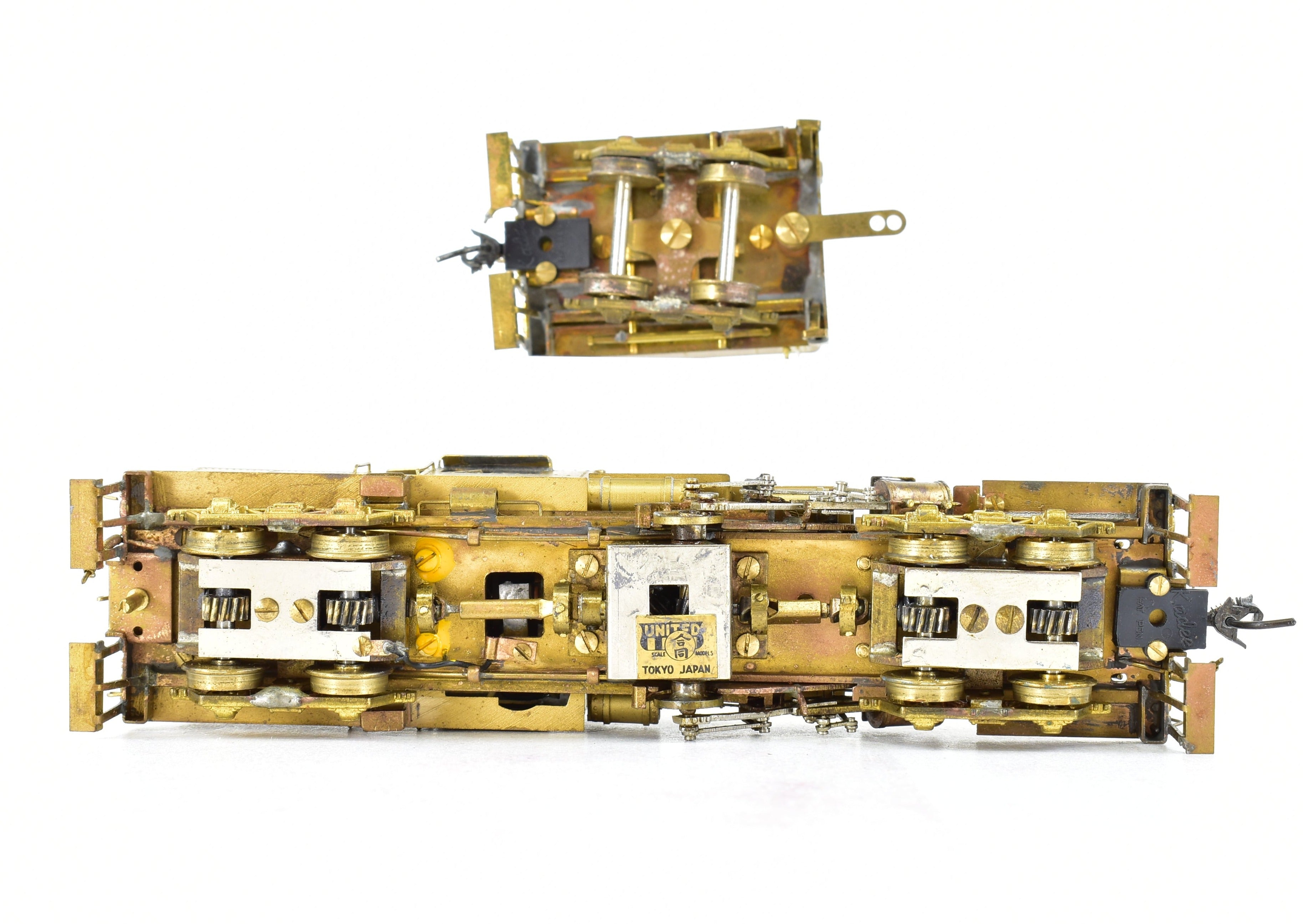 HO Scale Brass PFM - United Model of a 2 - Truck Logging Climax Geared Locomotive with an Additional Non - Geared Tender