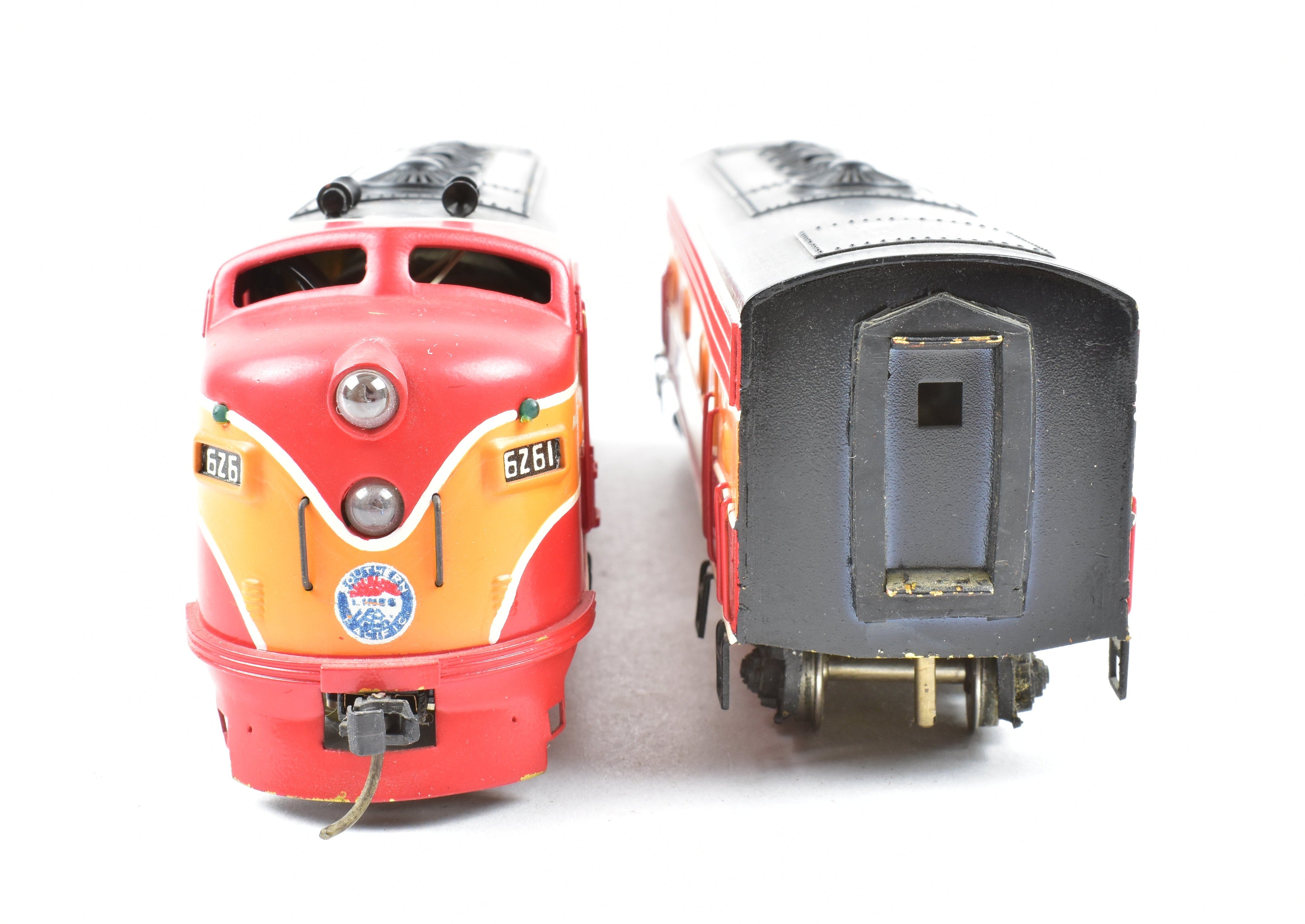 HO Scale Brass Tenshodo SP EMD F9 A/B Factory-Painted Pair from 1960s