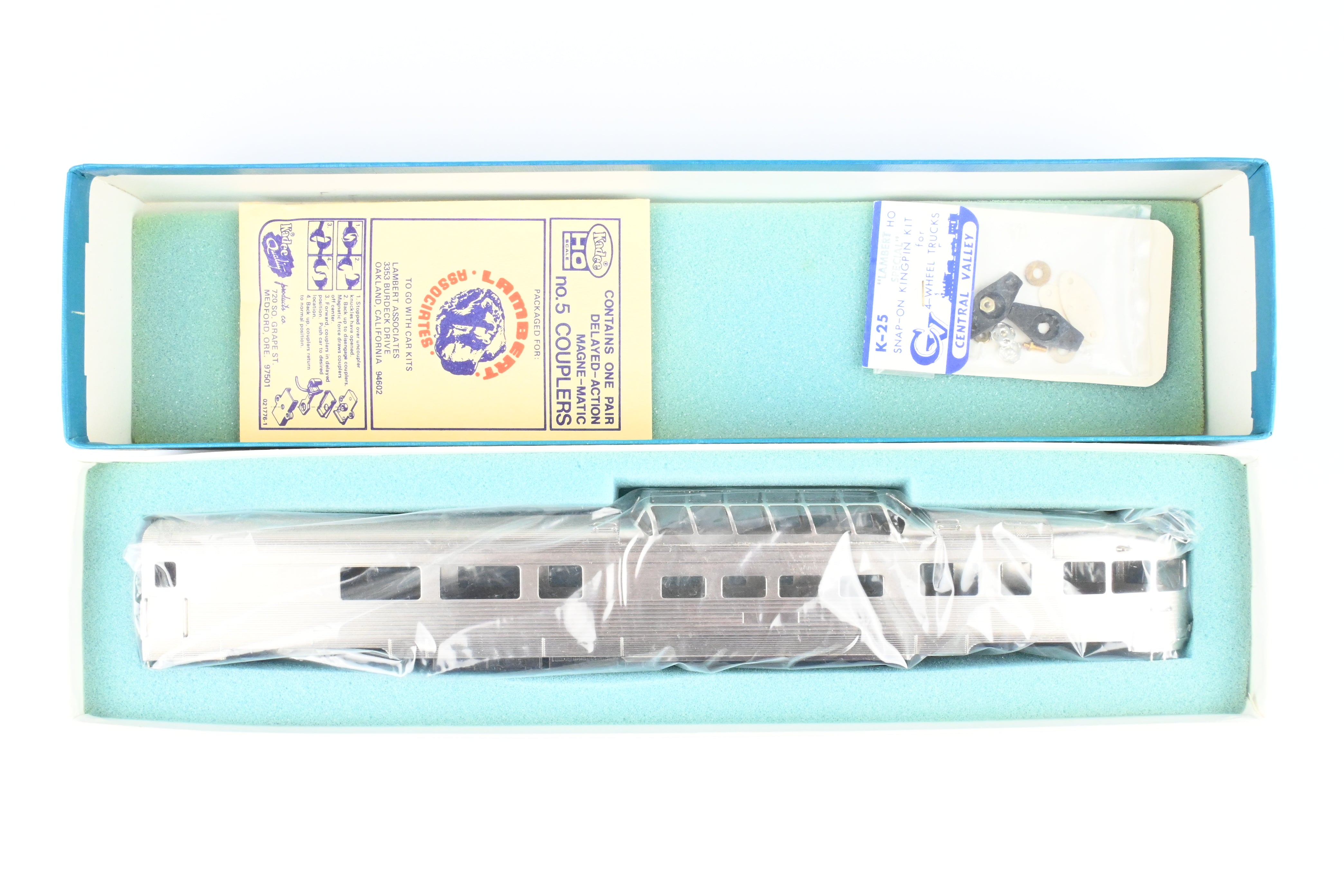 High - Quality HO Scale Brass Lambert Chesapeake and Ohio (C&O) Budd Dome Observation Model Train Car