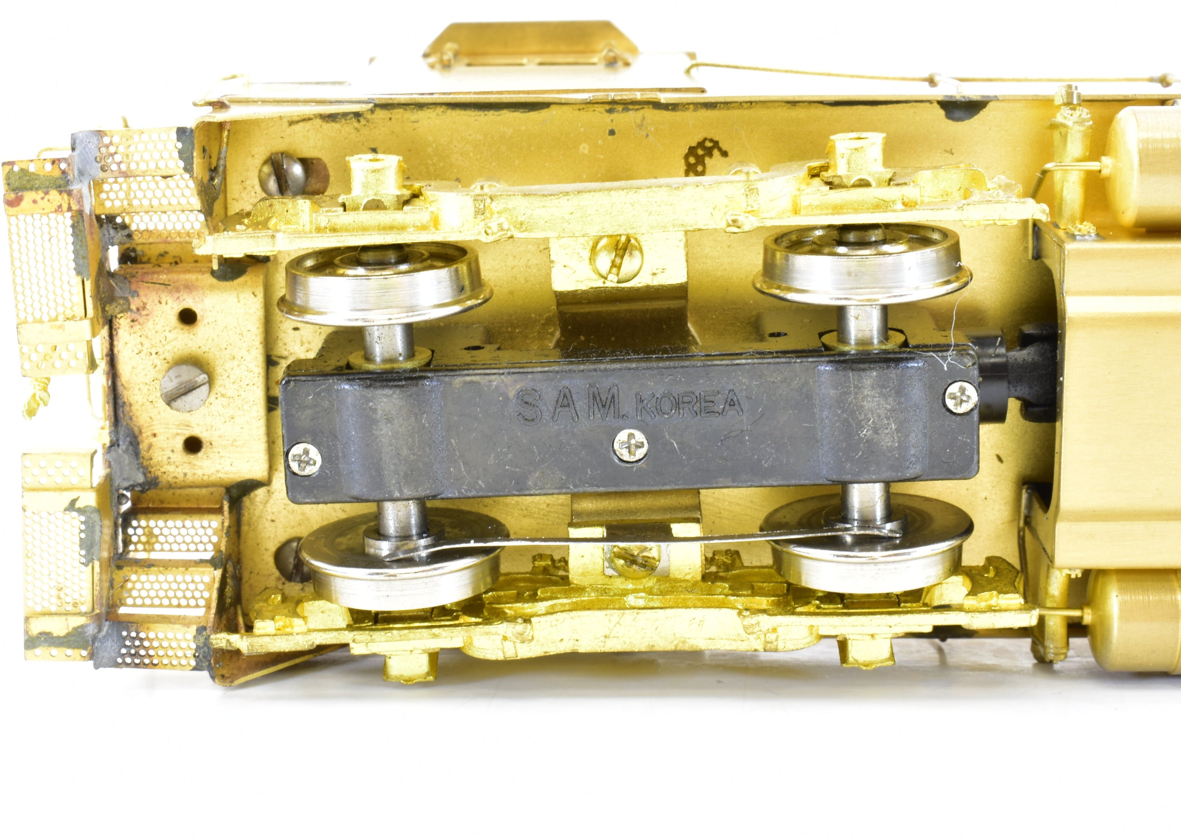 HO Scale Brass Oriental Limited Collection of Various Roads EMD SW - 8 800HP Diesel Switcher Model Train