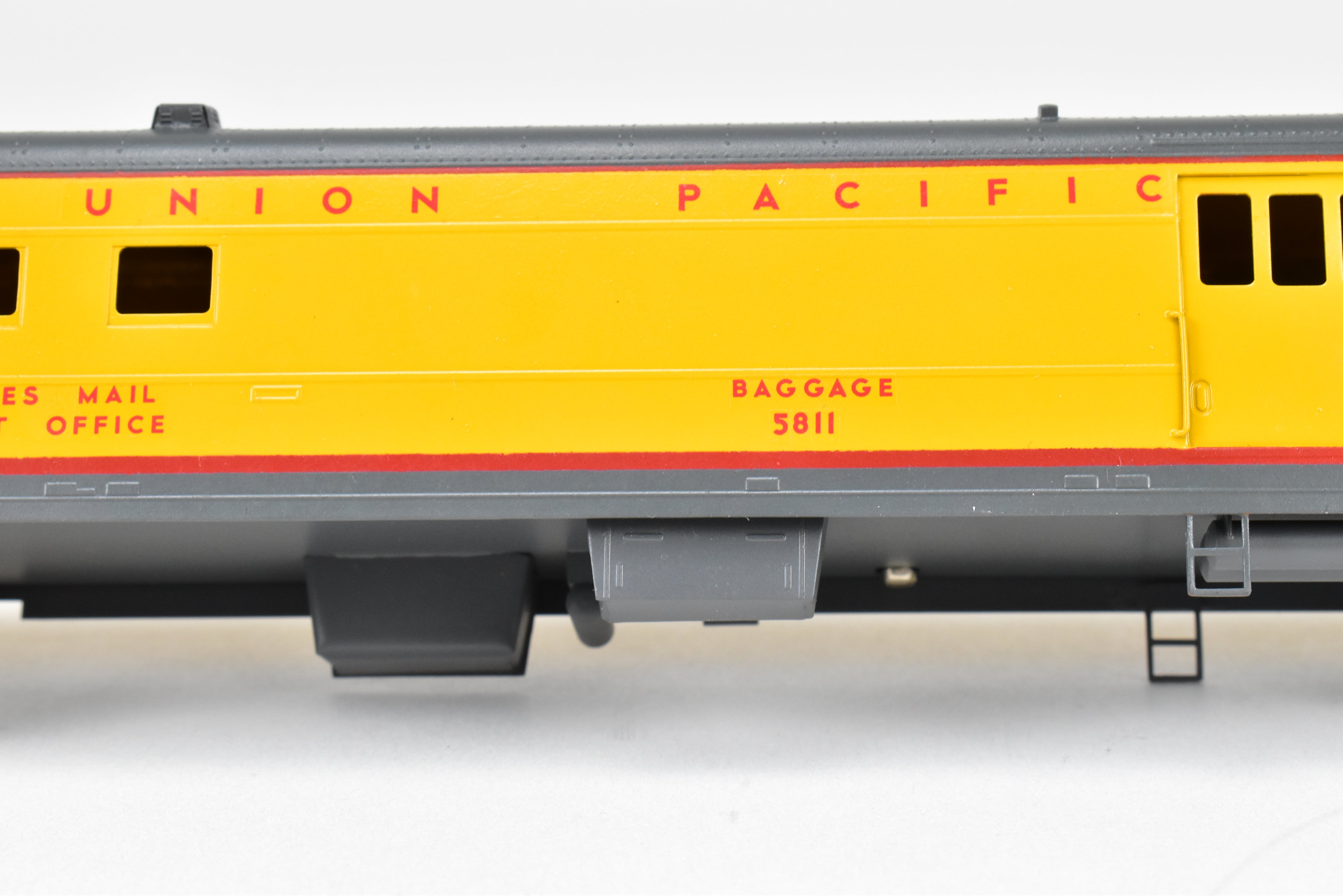 High - Quality HO Scale Brass Baggage RPO CP Model of Union Pacific ACF 1949 #5811 by S. Soho & Co.
