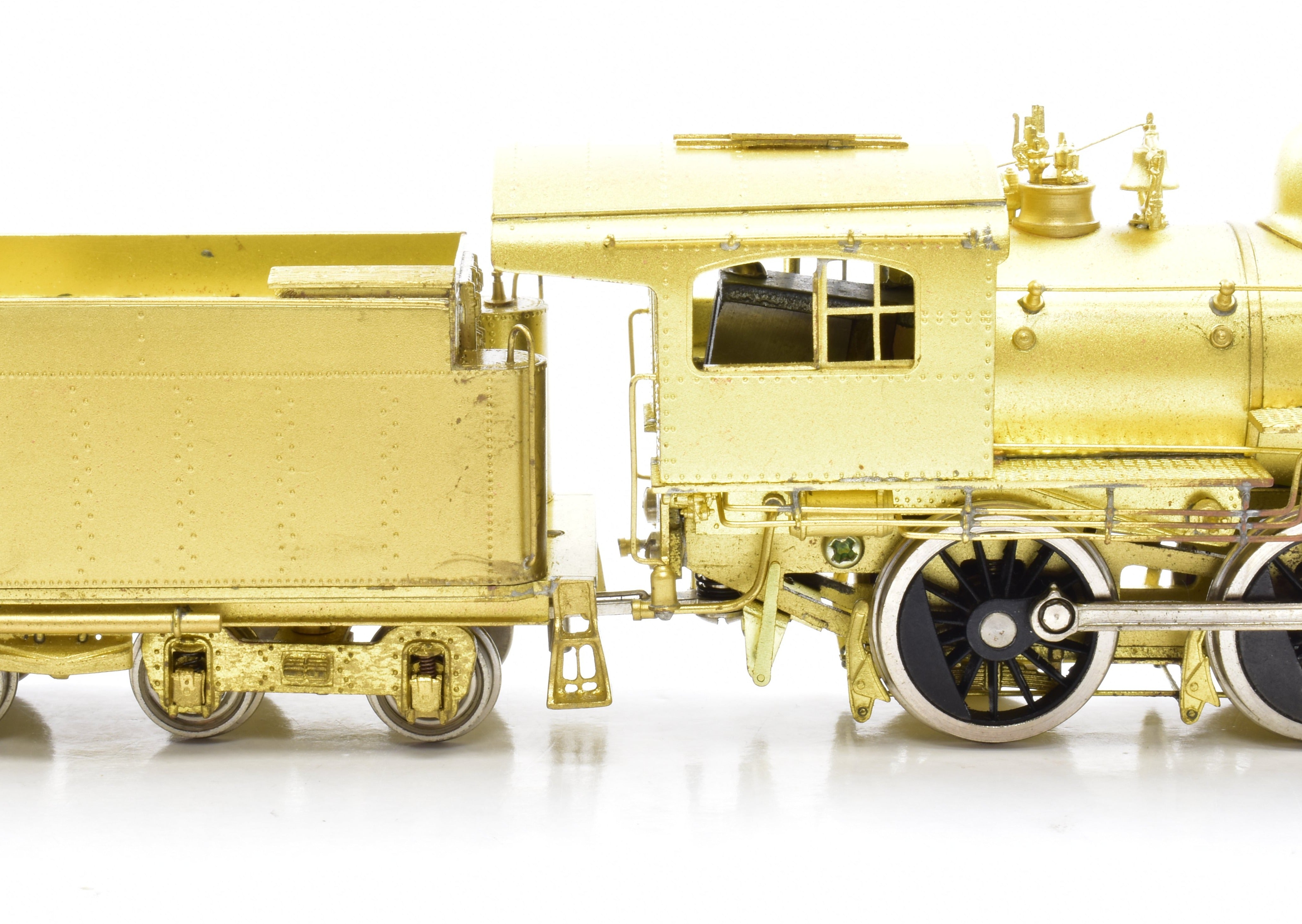 HO Brass Pacific Fast Mail Samhongsa B&M Boston & Maine B-15 2-6-0 with Snow Plow