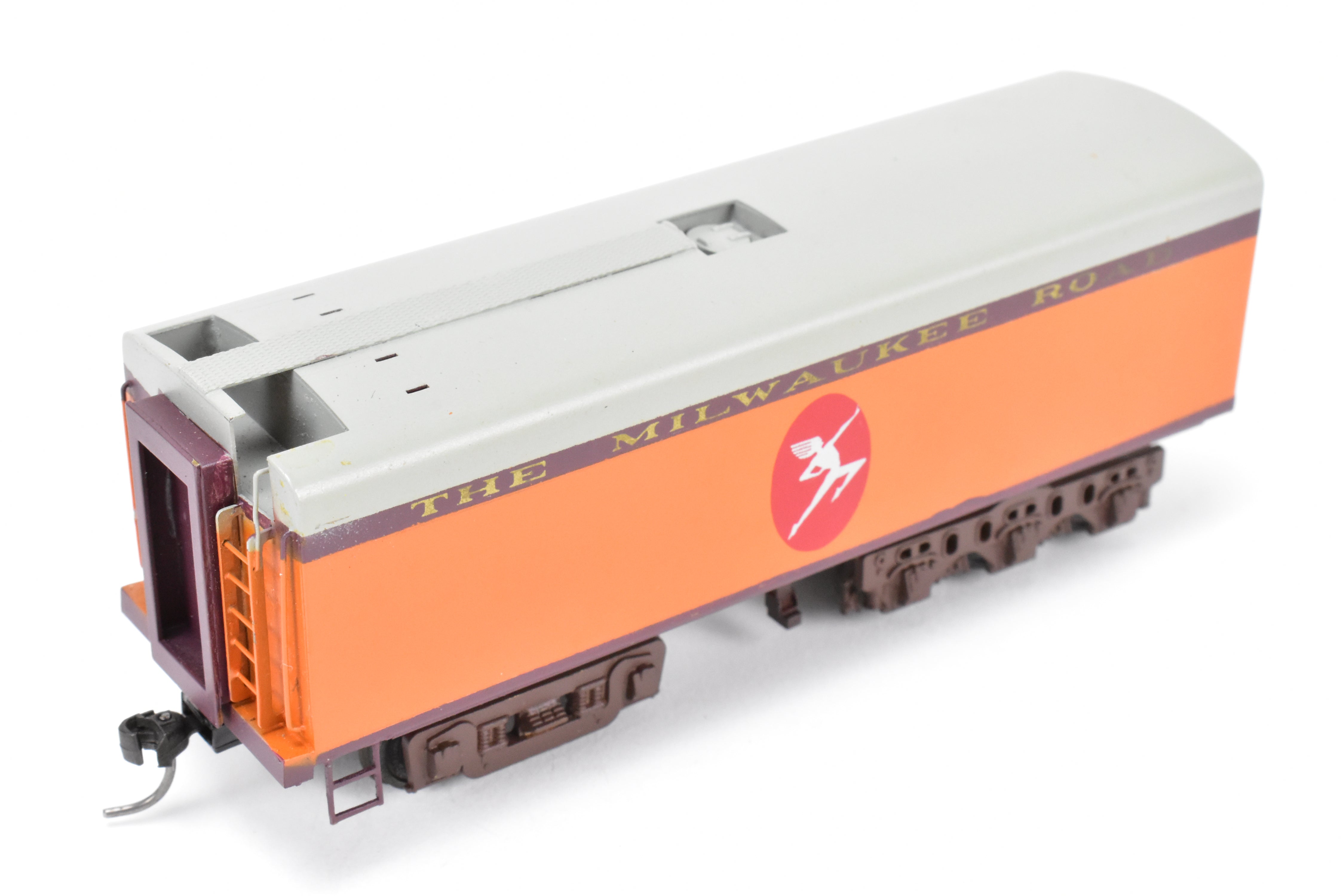 HO Scale Brass NPP Nickel - Plated Milwaukee Road Class A 4 - 4 - 2 Streamlined Hiawatha Atlantic w/Slight Foam Damage