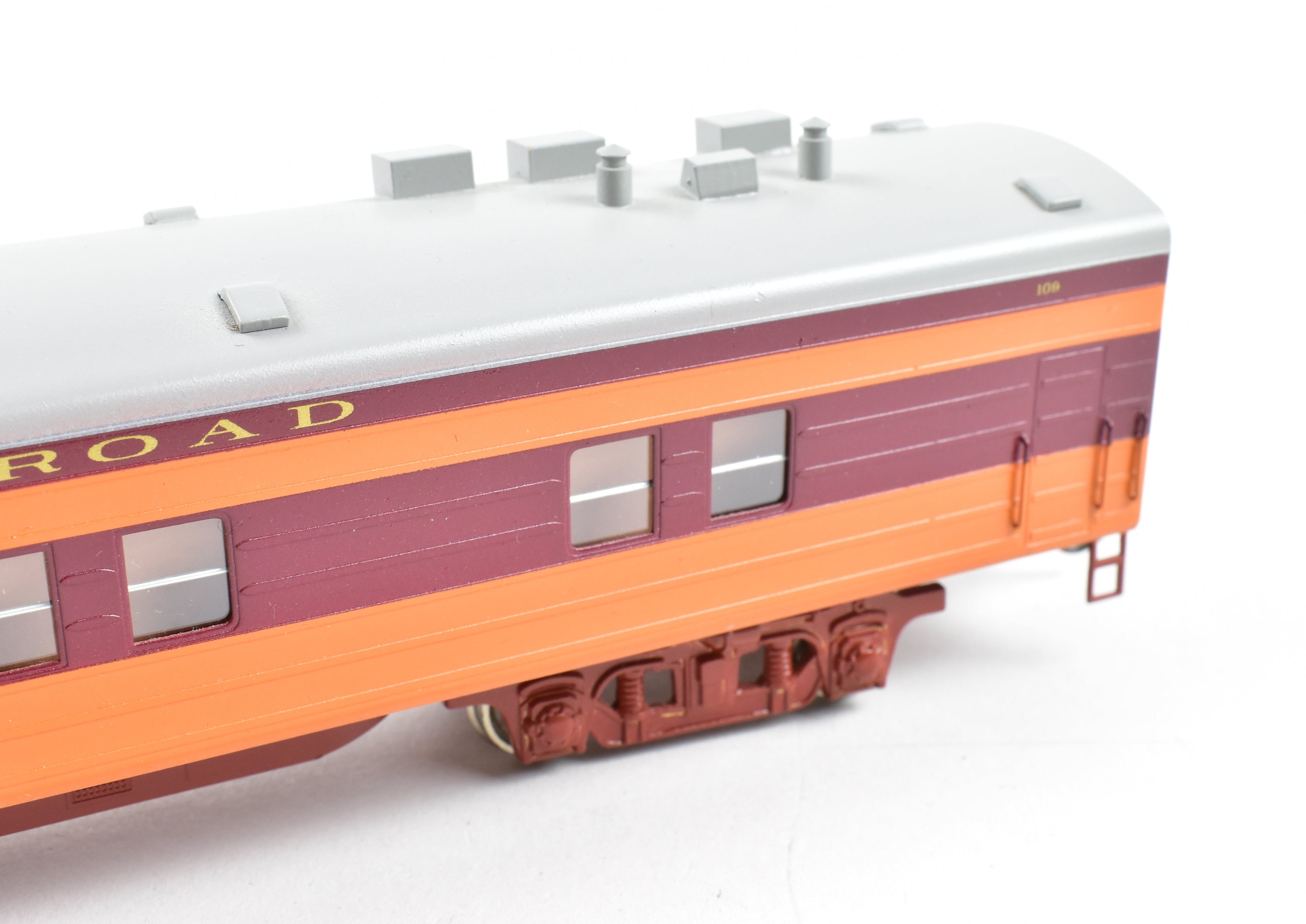 HO Scale Brass NPP Nickel - Plated Milwaukee Road Hiawatha 2 - Car Dining & Observation Set