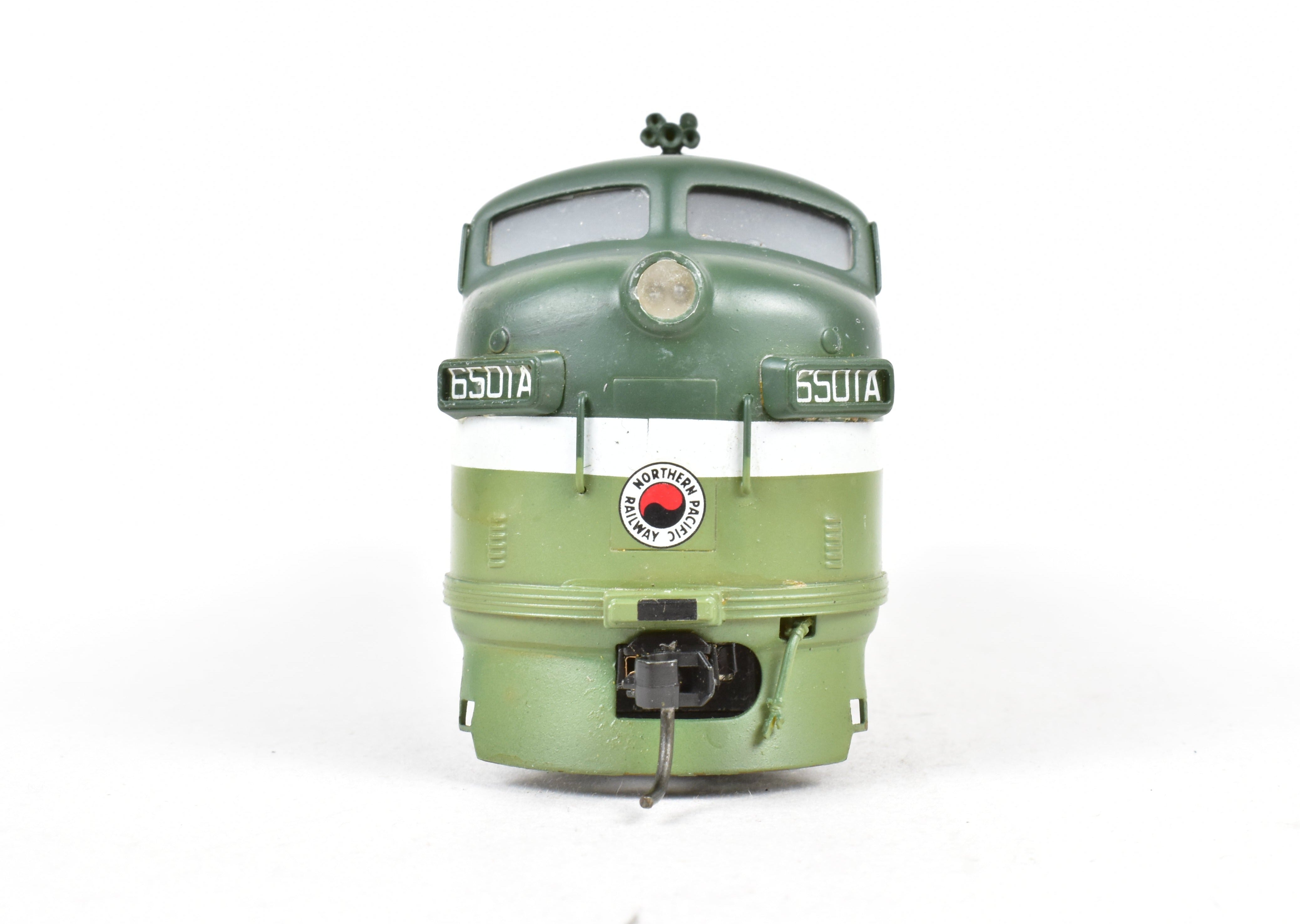 HO Scale Brass Model of Oriental Limited Northern Pacific EMD F7A Phase I Locomotive with Dynamic Brake, CP No. 6501A