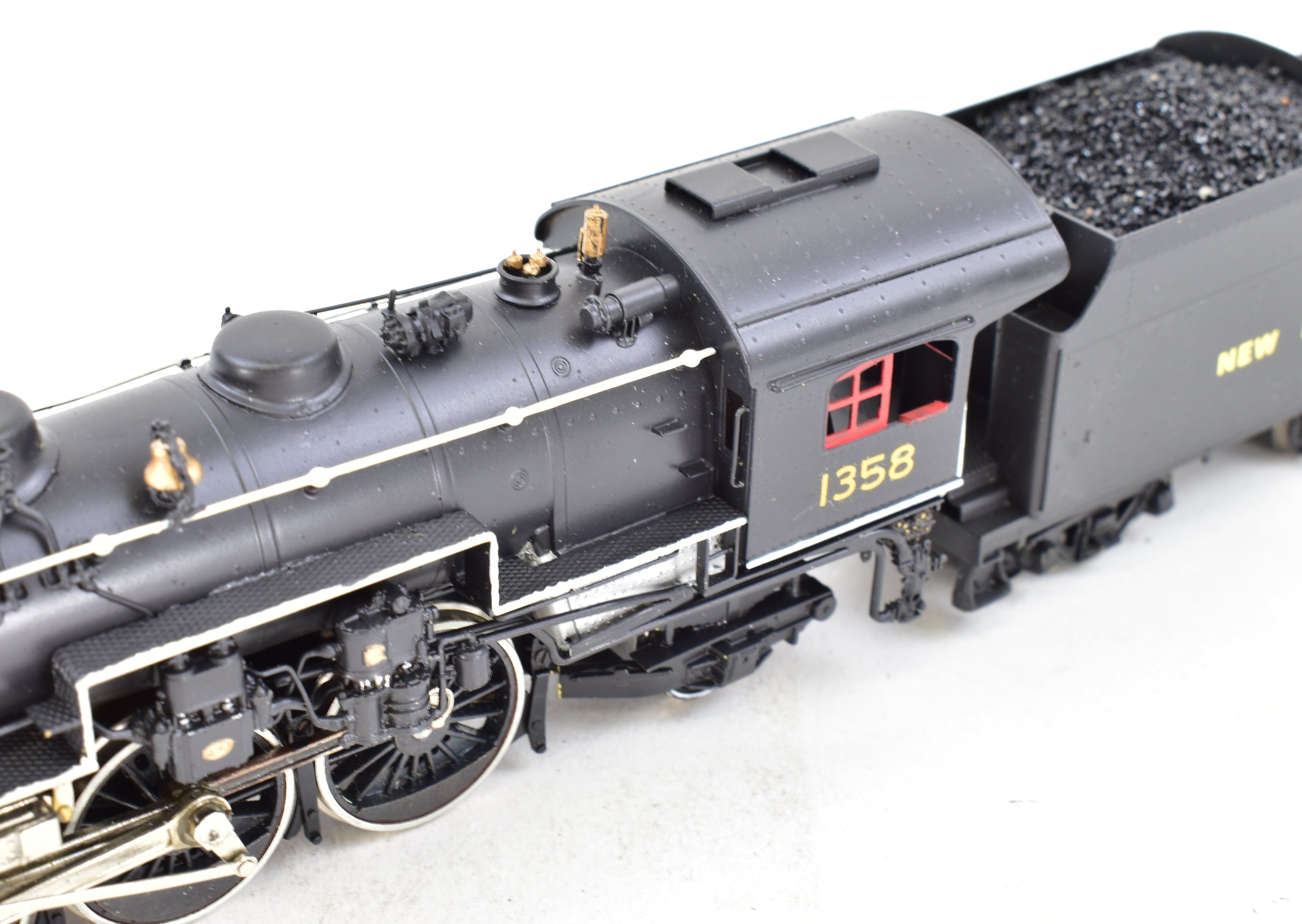 Custom Painted HO Scale Brass Model Train - NJ Custom Brass New Haven I-4 4-6-2 Pacific, Representing NY, NH, & H