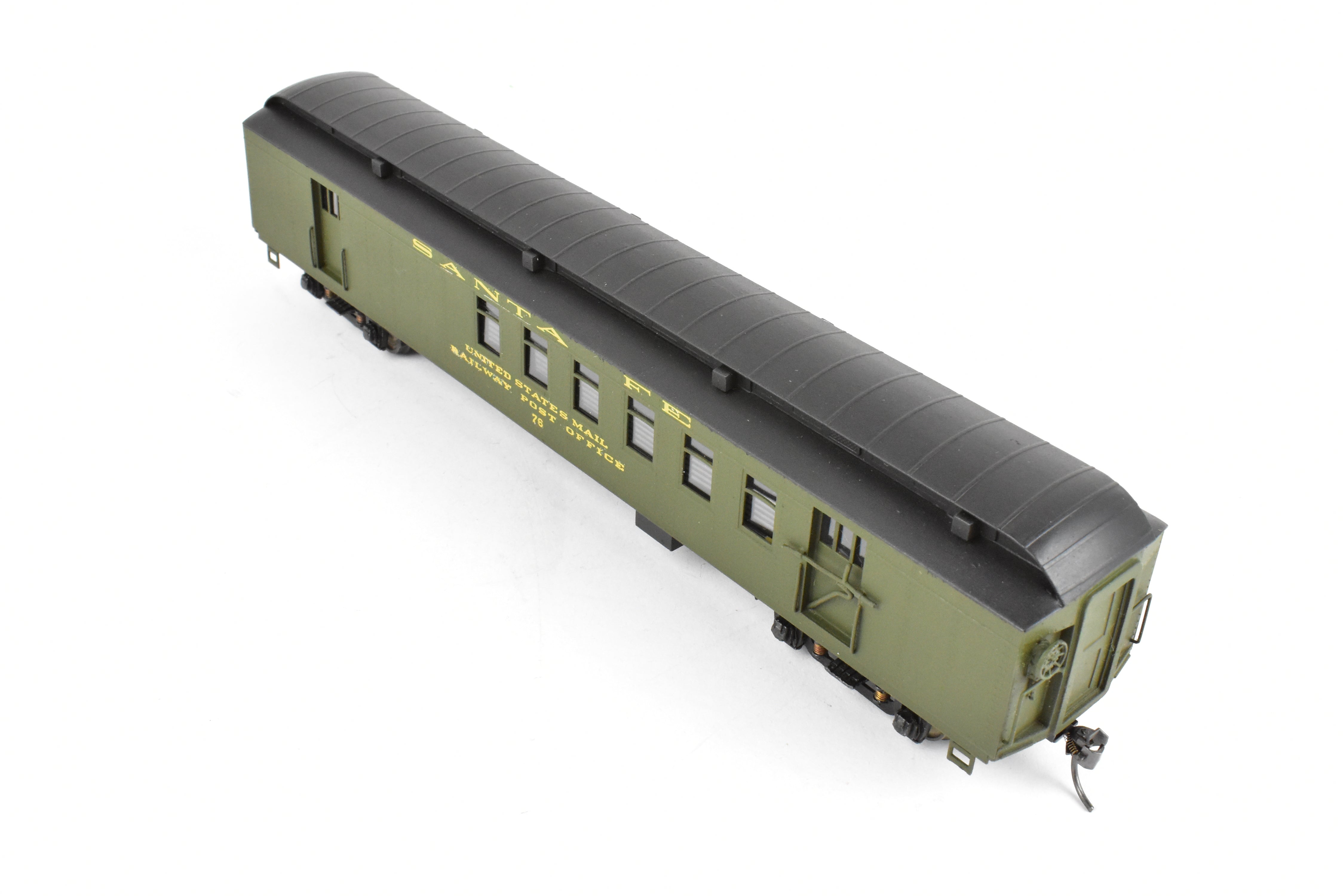 HO Scale Brass ATSF Santa Fe Heavyweight RPO Car with Custom Paint and Metal Wheels