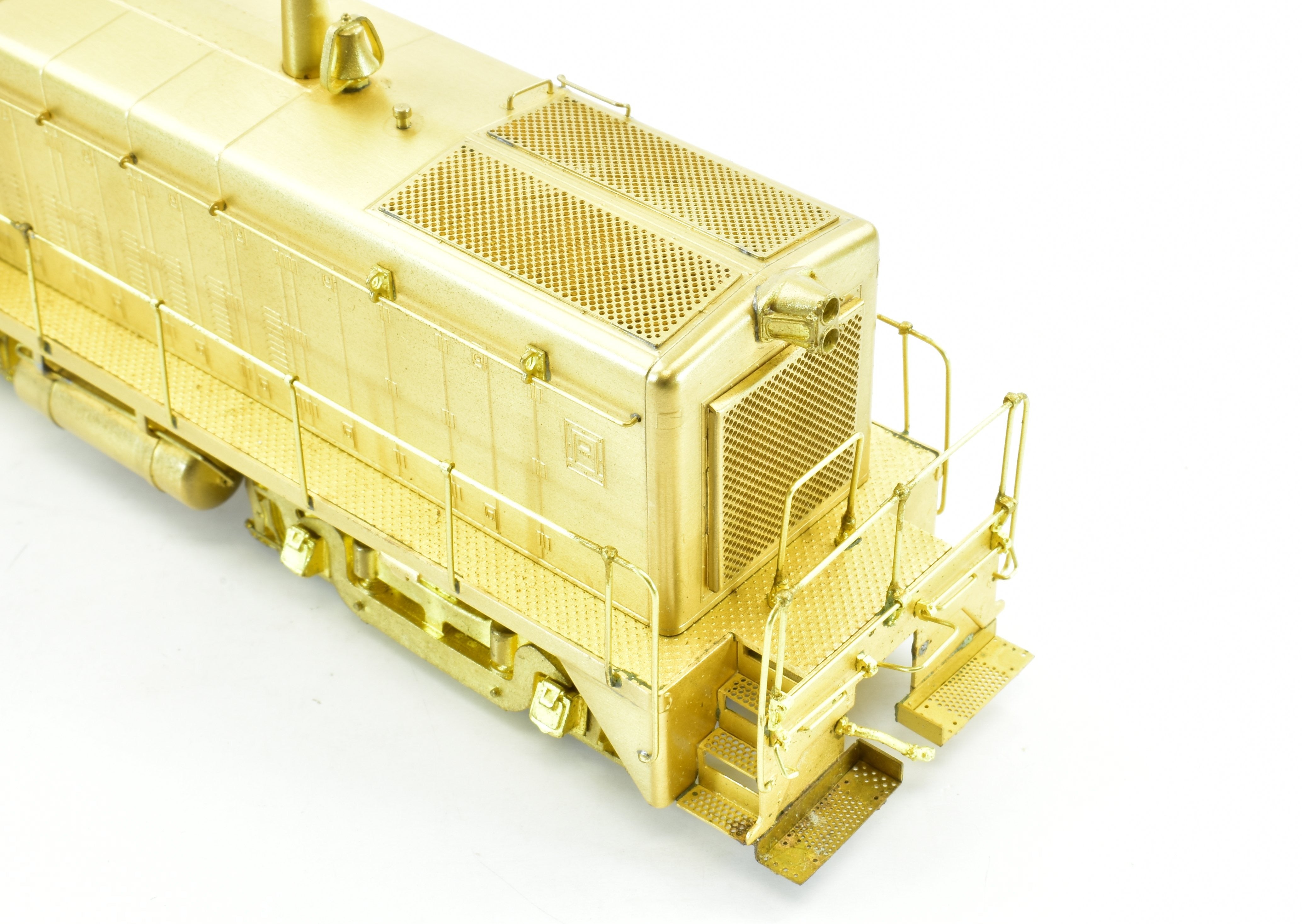 HO Scale Brass Oriental Limited Collection of Various Roads EMD SW - 8 800HP Diesel Switcher Model Train
