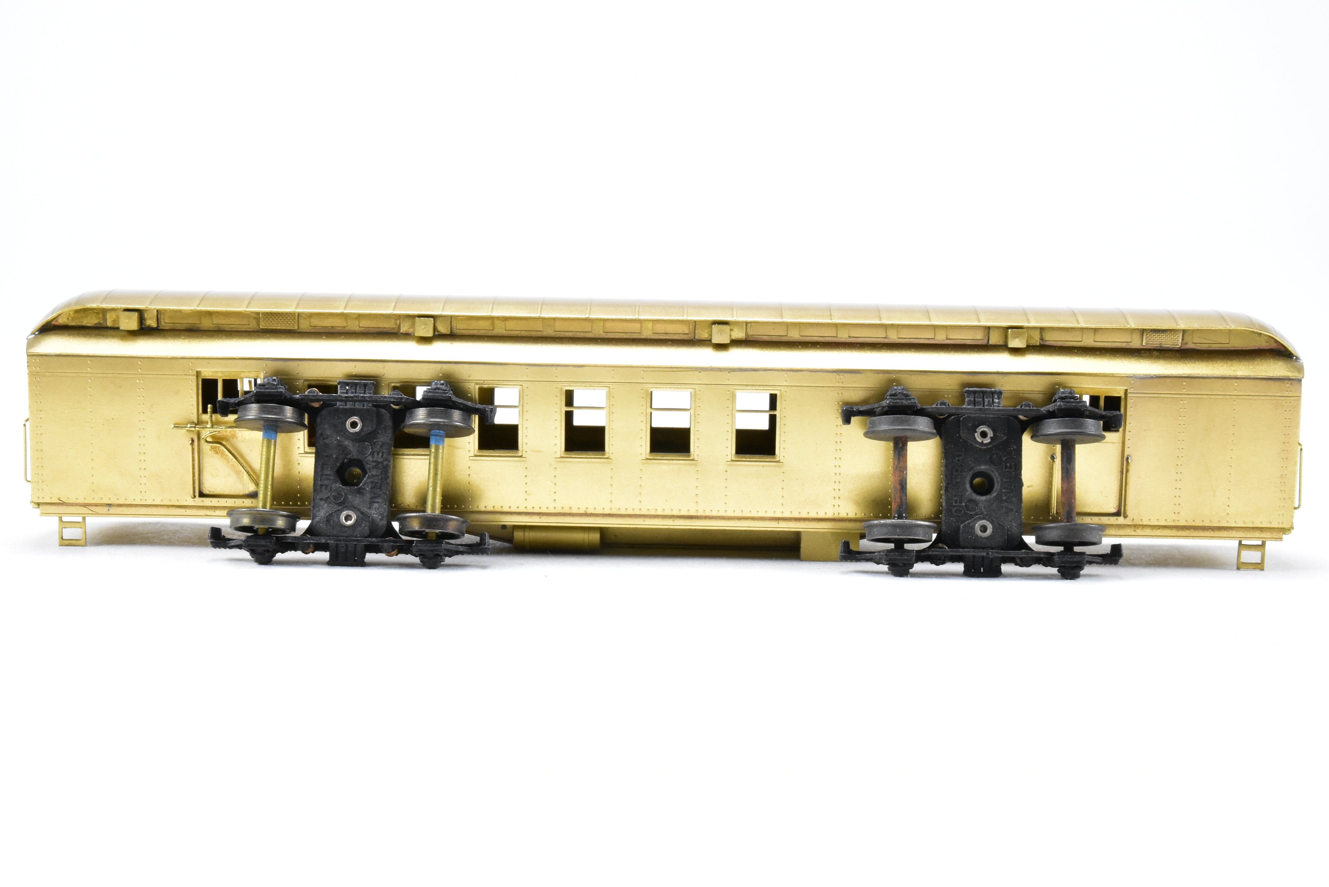 HO Scale Brass ATSF - Santa Fe Heavyweight RPO Car with Central Valley Metal - Wheel Trucks