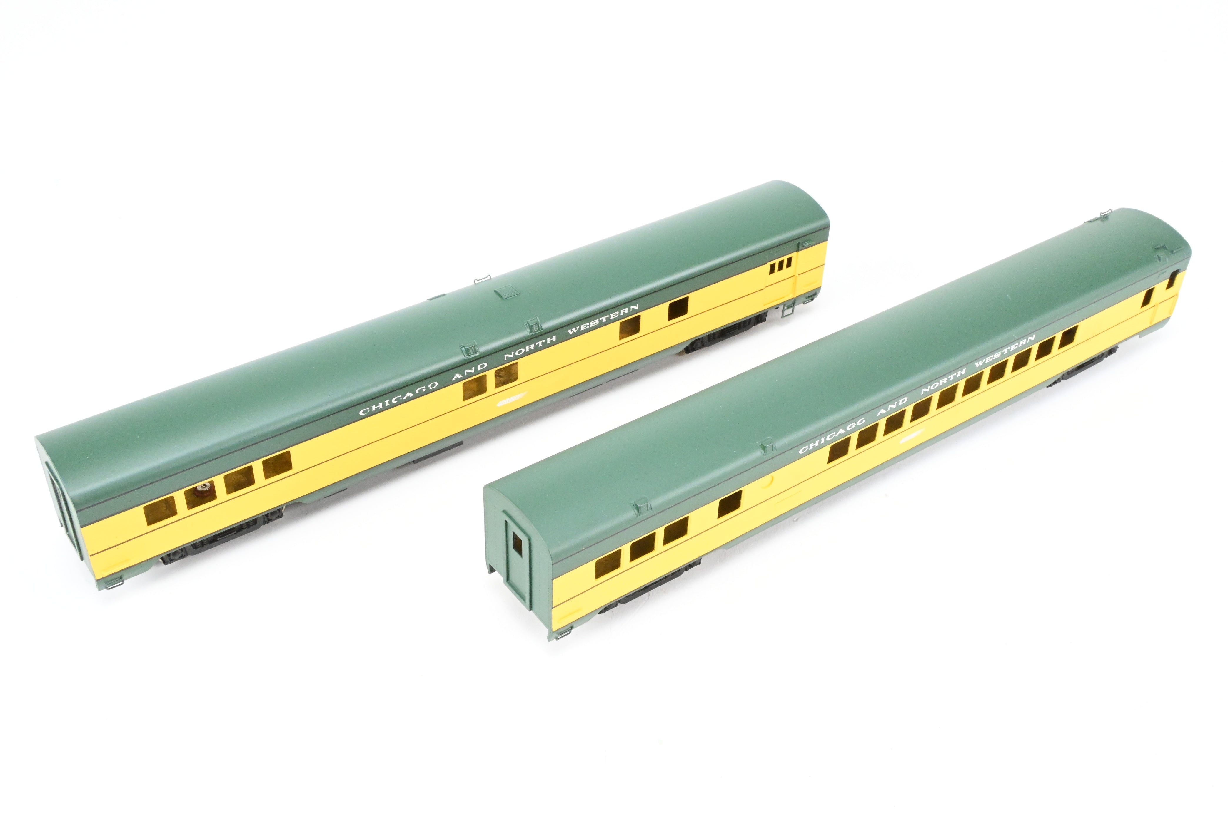 High - Quality HO Scale Brass Nickel Plate Products (NPP) Chicago & Northwestern (C&NW) Baggage and Parlor Car Set with Factory Painting