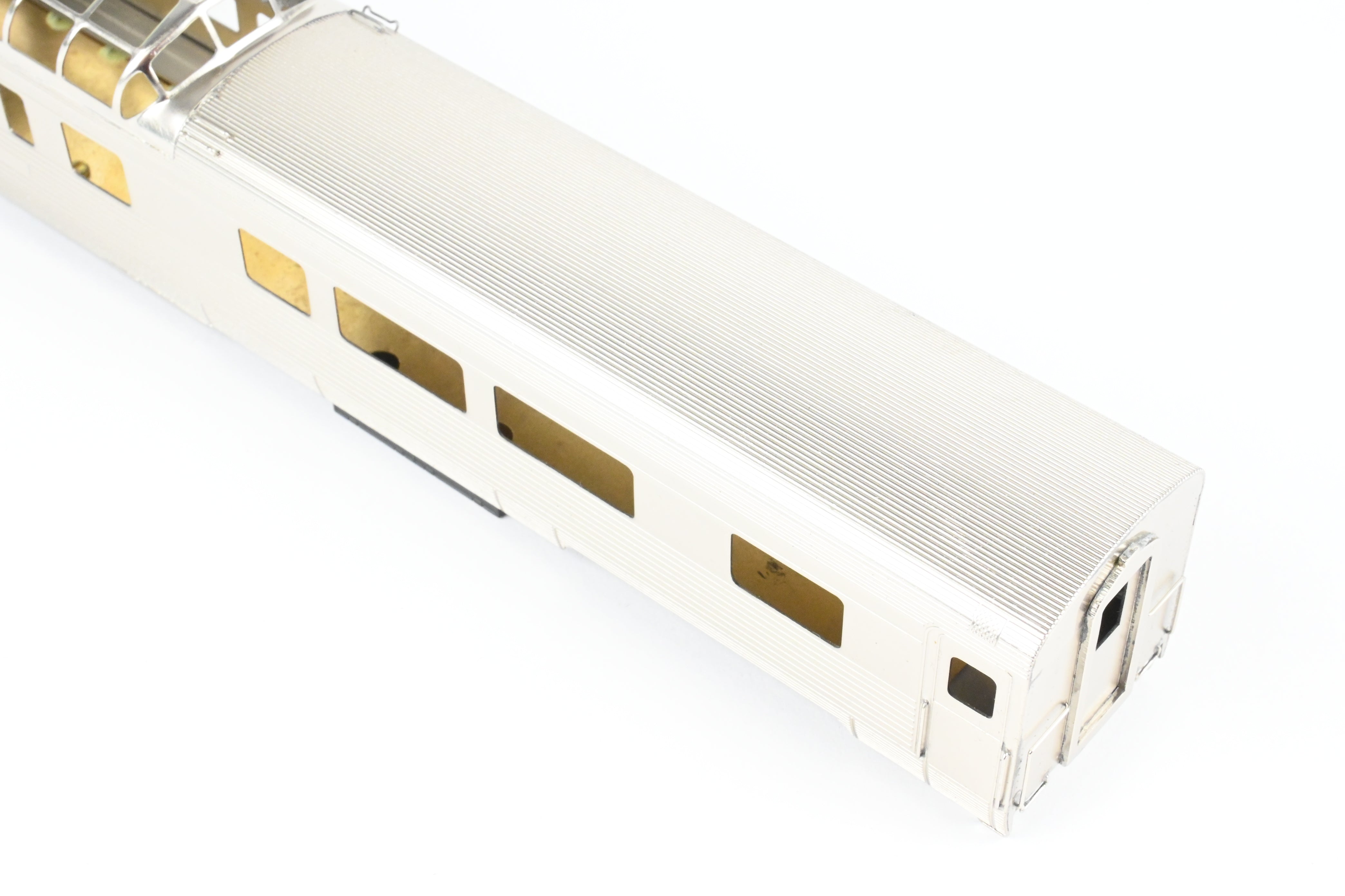 High - Quality HO Scale Brass Lambert Chesapeake and Ohio (C&O) Budd Dome Observation Model Train Car