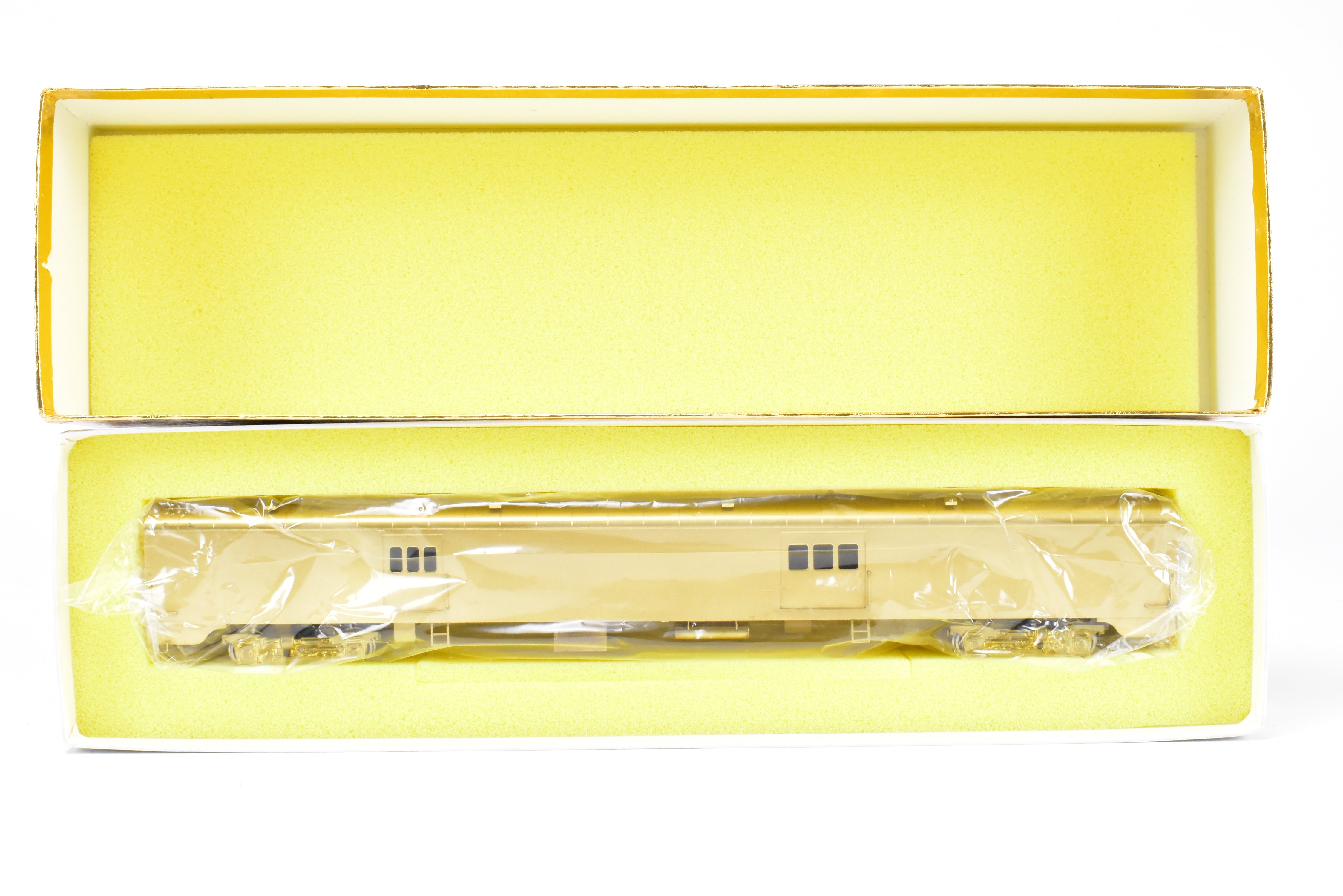 HO Brass Oriental NP Northern Pacific North Coast Limited Water Baggage Car #400, No Skirts
