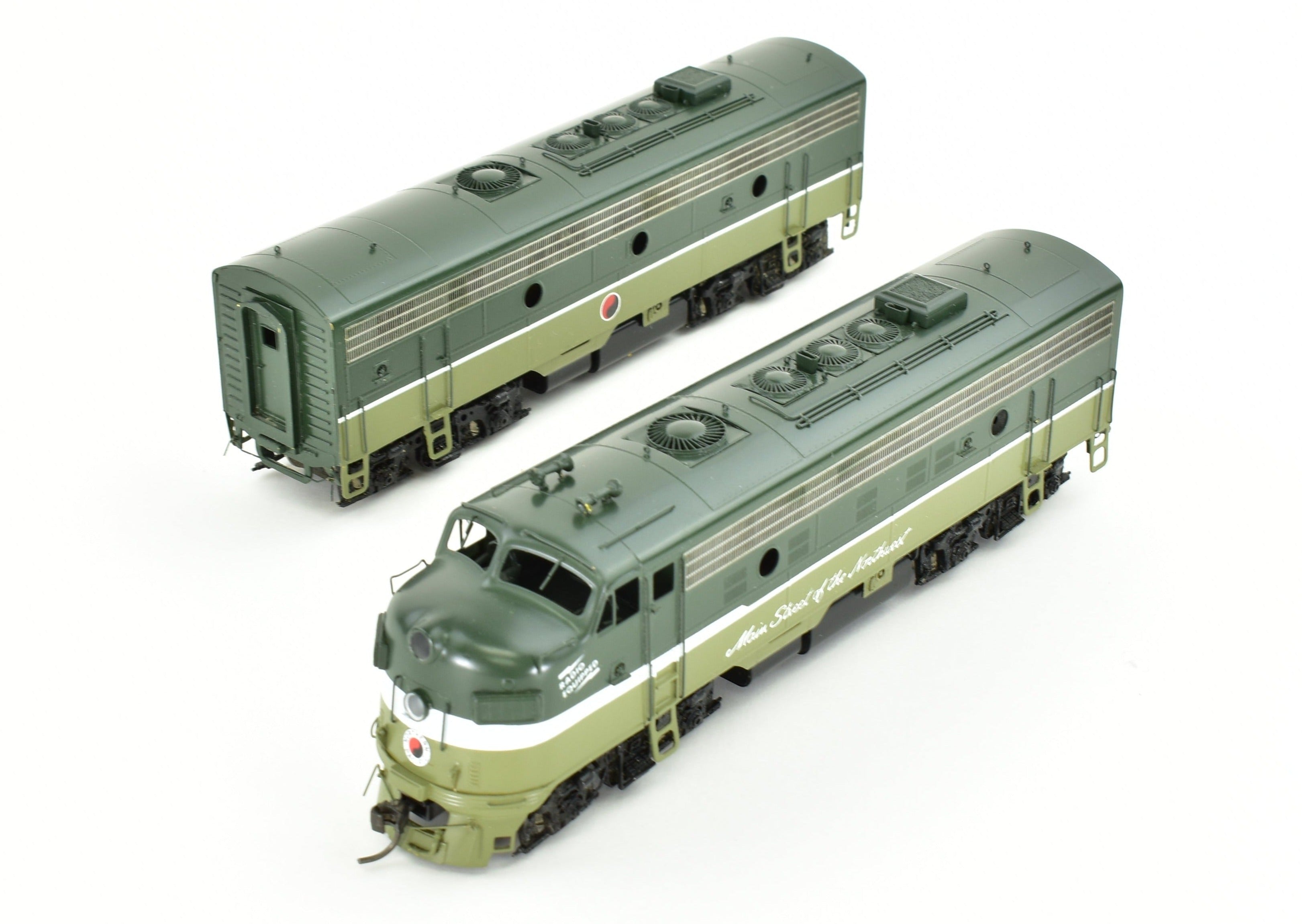 HO Scale Brass Oriental Limited NP EMD F9A/F9B Set with 1750 HP Factory Paint