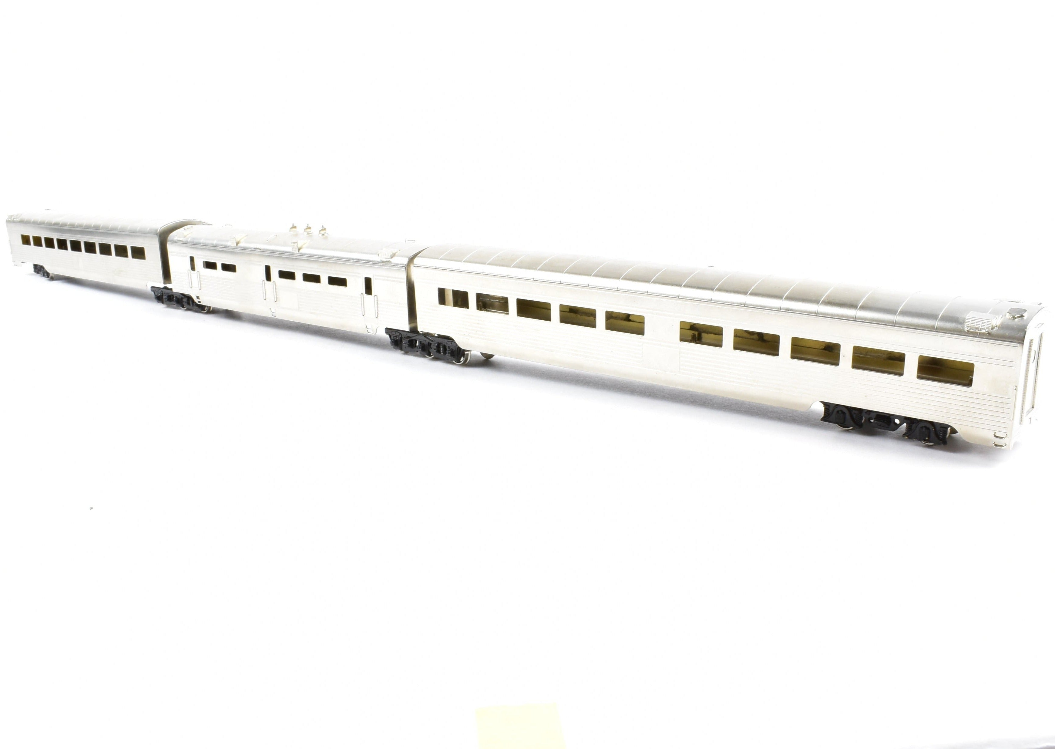 HO Scale Brass Model Train - Southern Pacific 204-Foot Three-Unit Articulated Diner with Corrugated Sides by Brass Soho