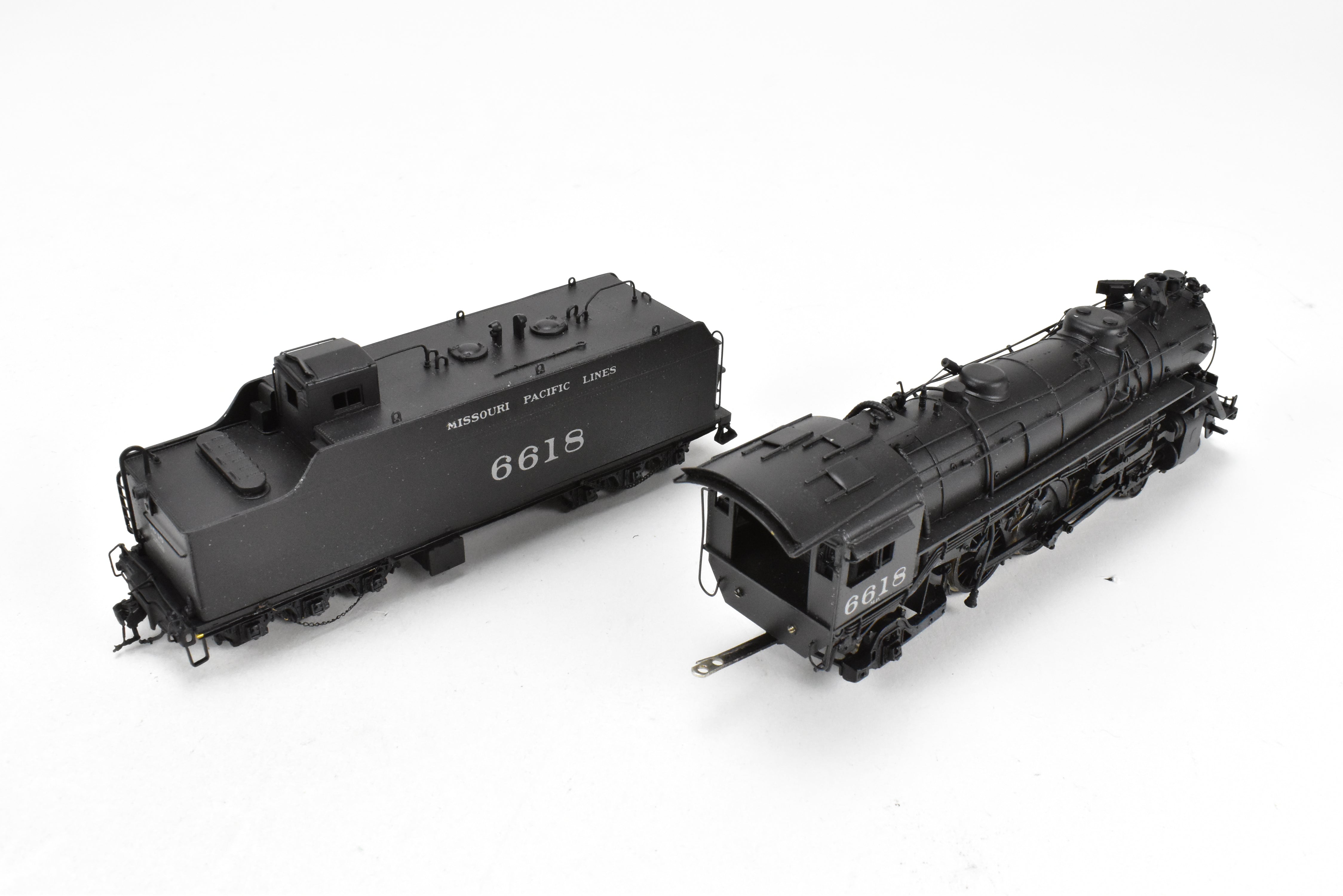 Custom Painted HO Brass PFM Samhongsa Missouri Pacific 4-6-2 P-73 No. 6618