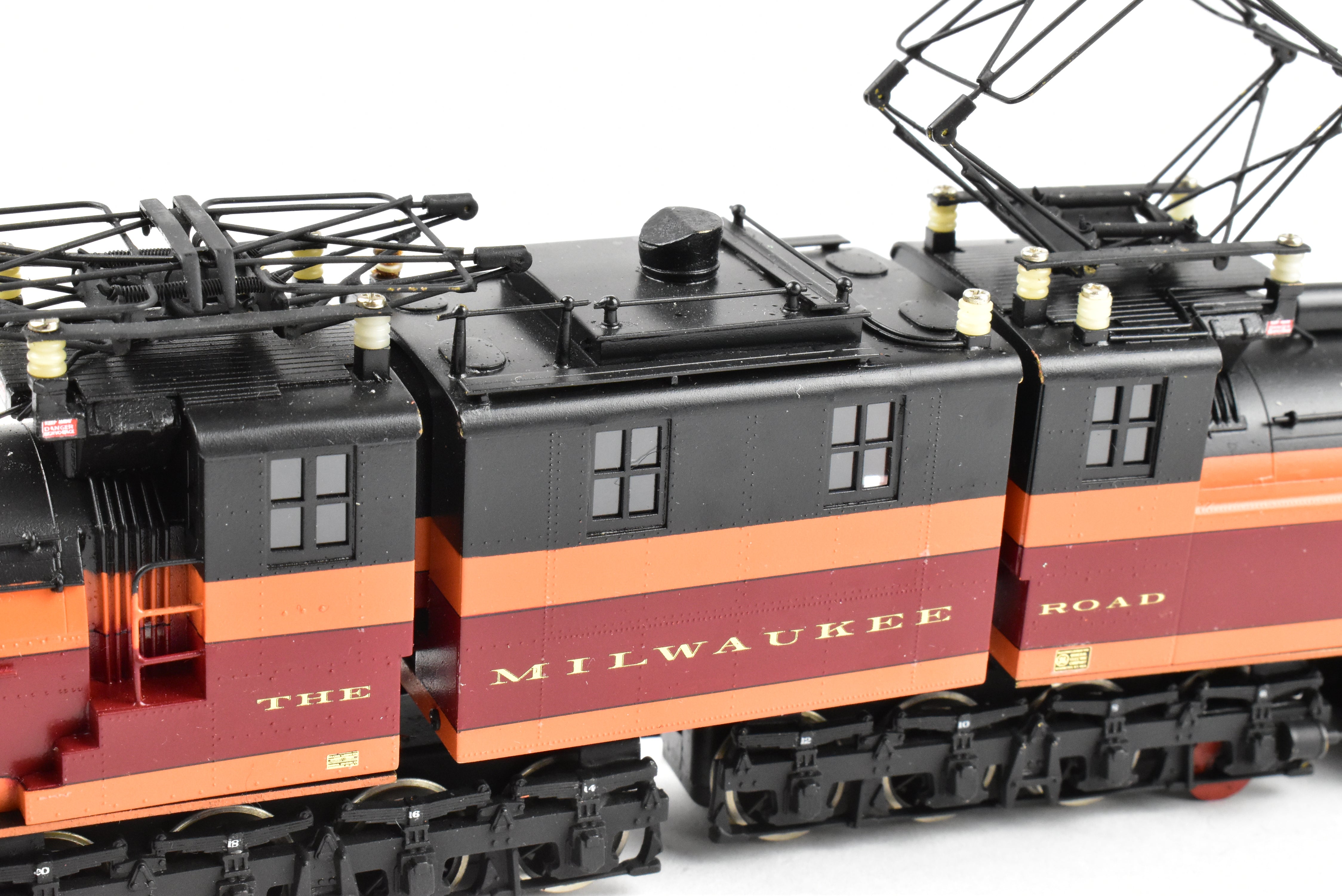 HO Scale Brass NJ Custom Brass Milwaukee Road EP-2 BI-Polar Gearless Electric Model Train with Professional Painting, Model No. E4