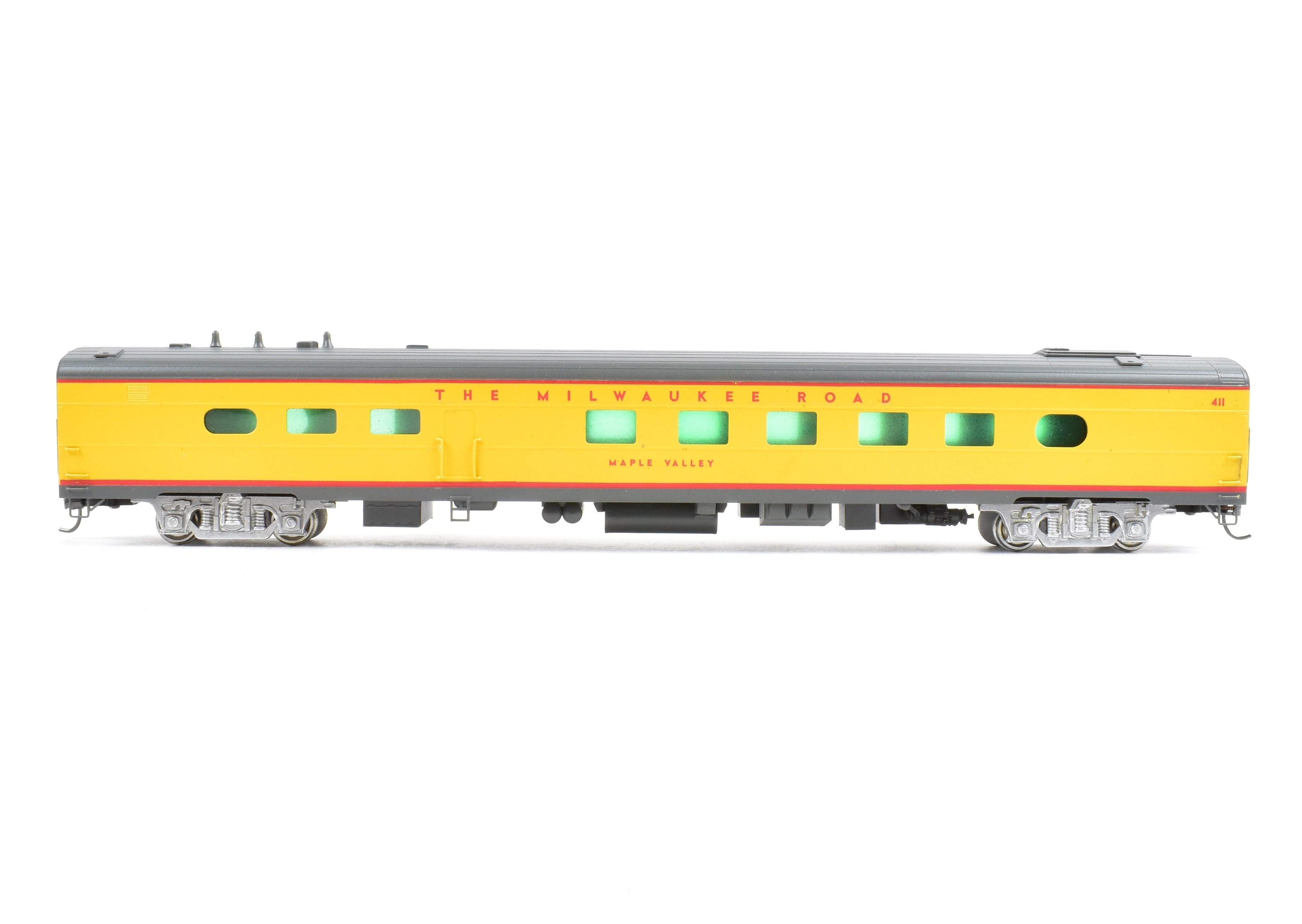 Custom Painted HO Brass Soho Milwaukee Road #411 Diner in UP Streamliner Colors