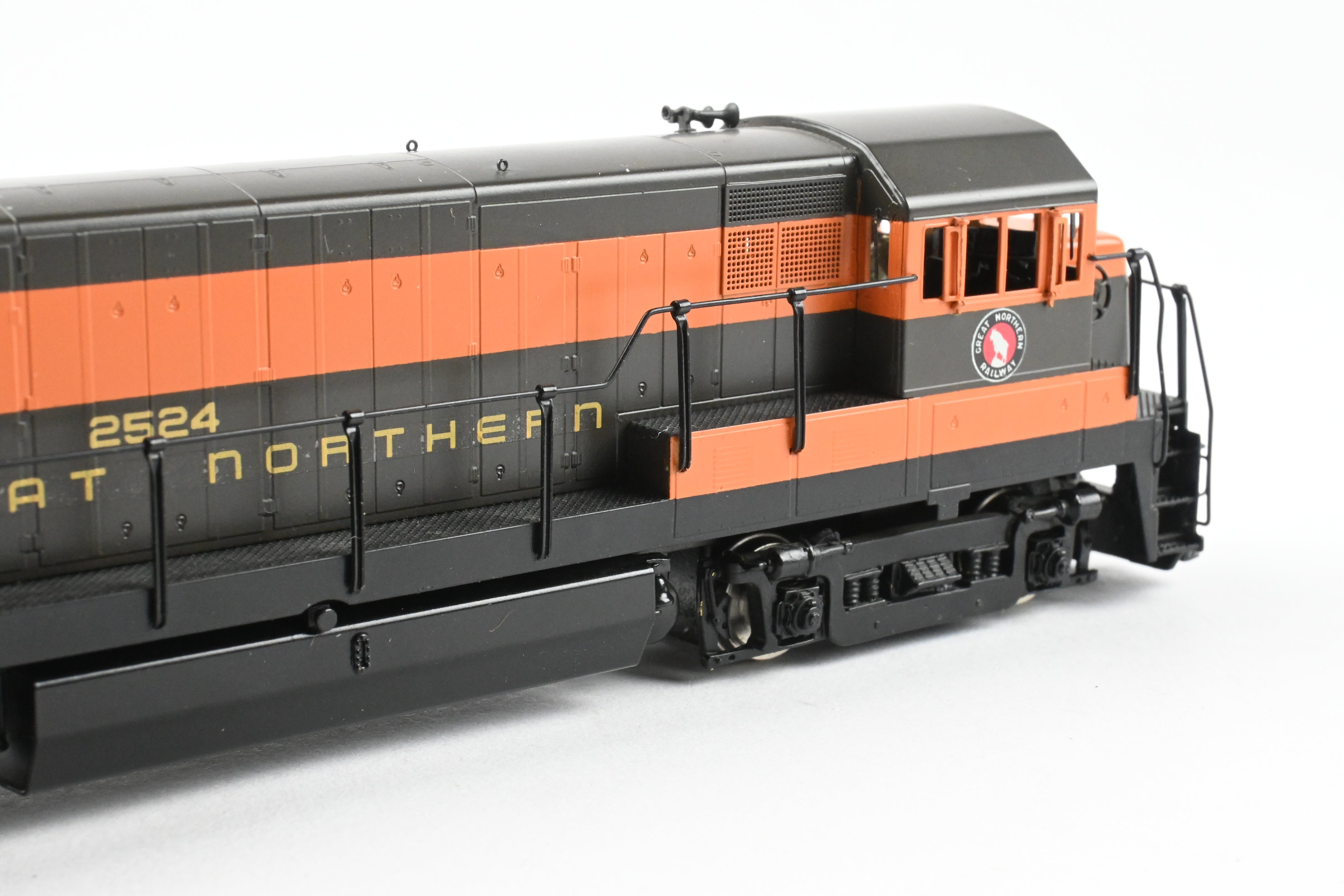 HO Brass Oriental Limited GN - Great Northern GE U-30B 3000HP Custom Painted Road Switcher #2524