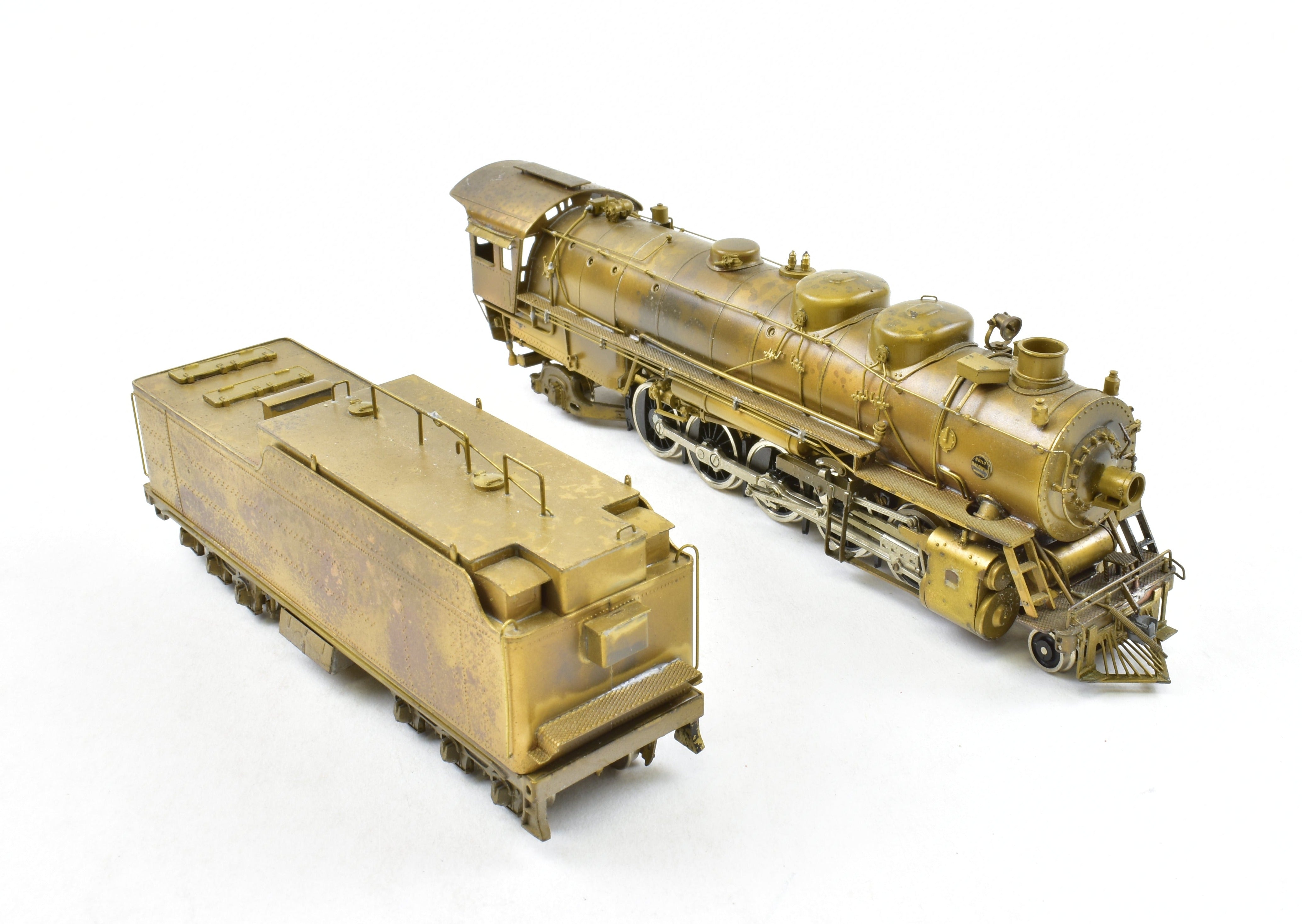 High - Quality HO Scale Brass Pacific Fast Mail Model Train - United ATSF - Santa Fe 2 - 10 - 2