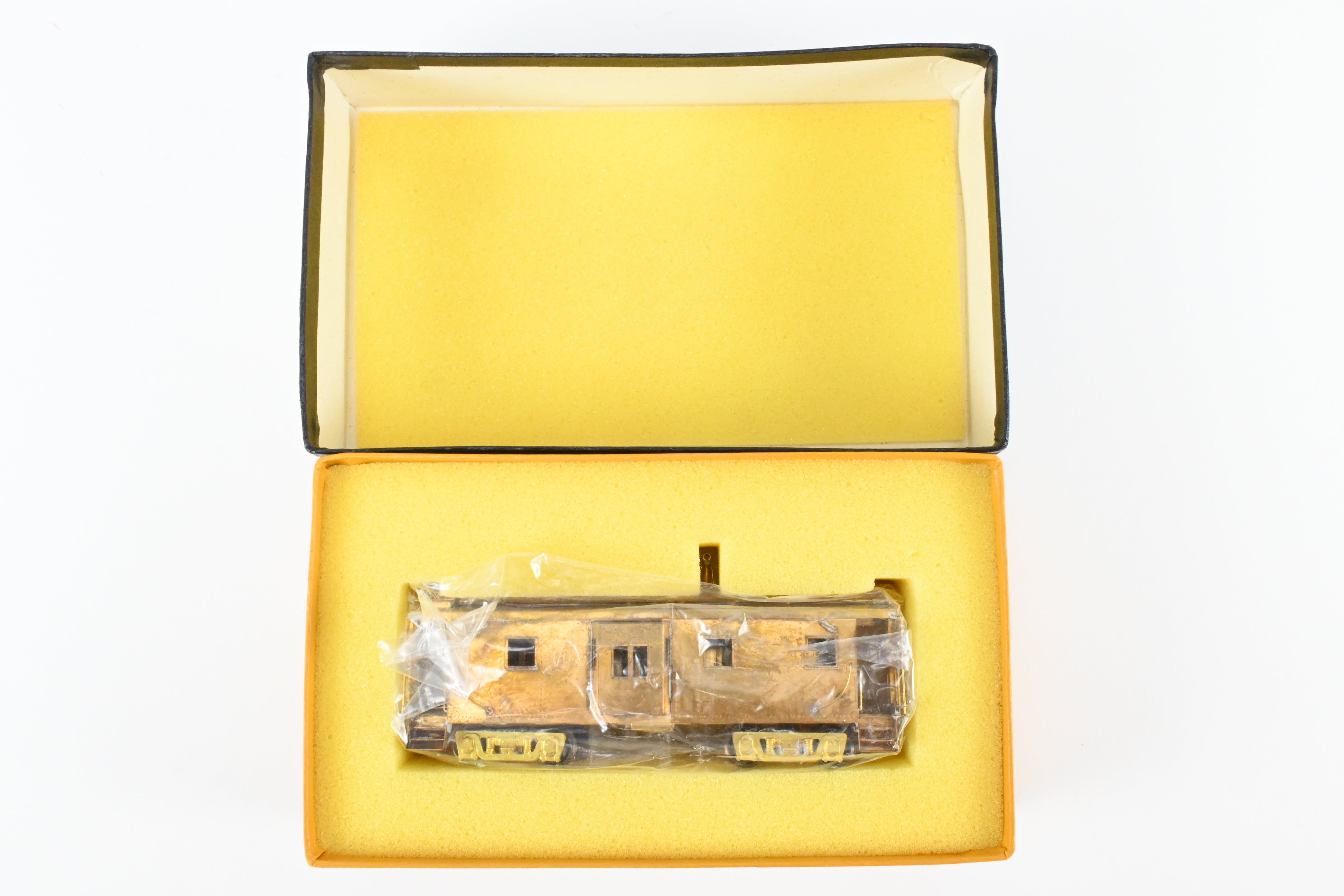 HO Scale Brass Nickel Plate Products (NPP) Milwaukee Road Smooth Side Bay Window Caboose Model
