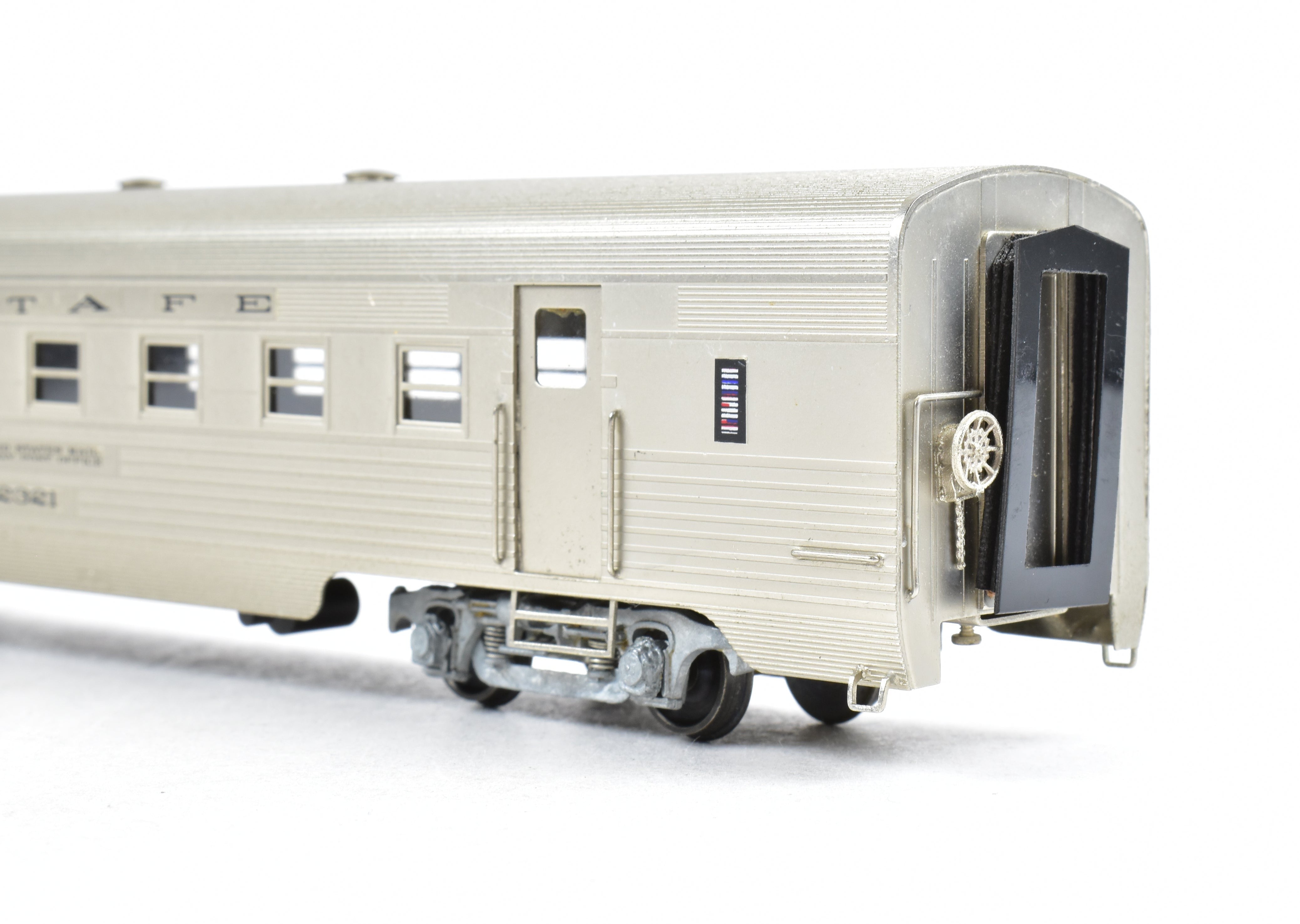 HO Brass Lambert ATSF - Santa Fe 60' Streamlined RPO Car w/ Central Valley Trucks