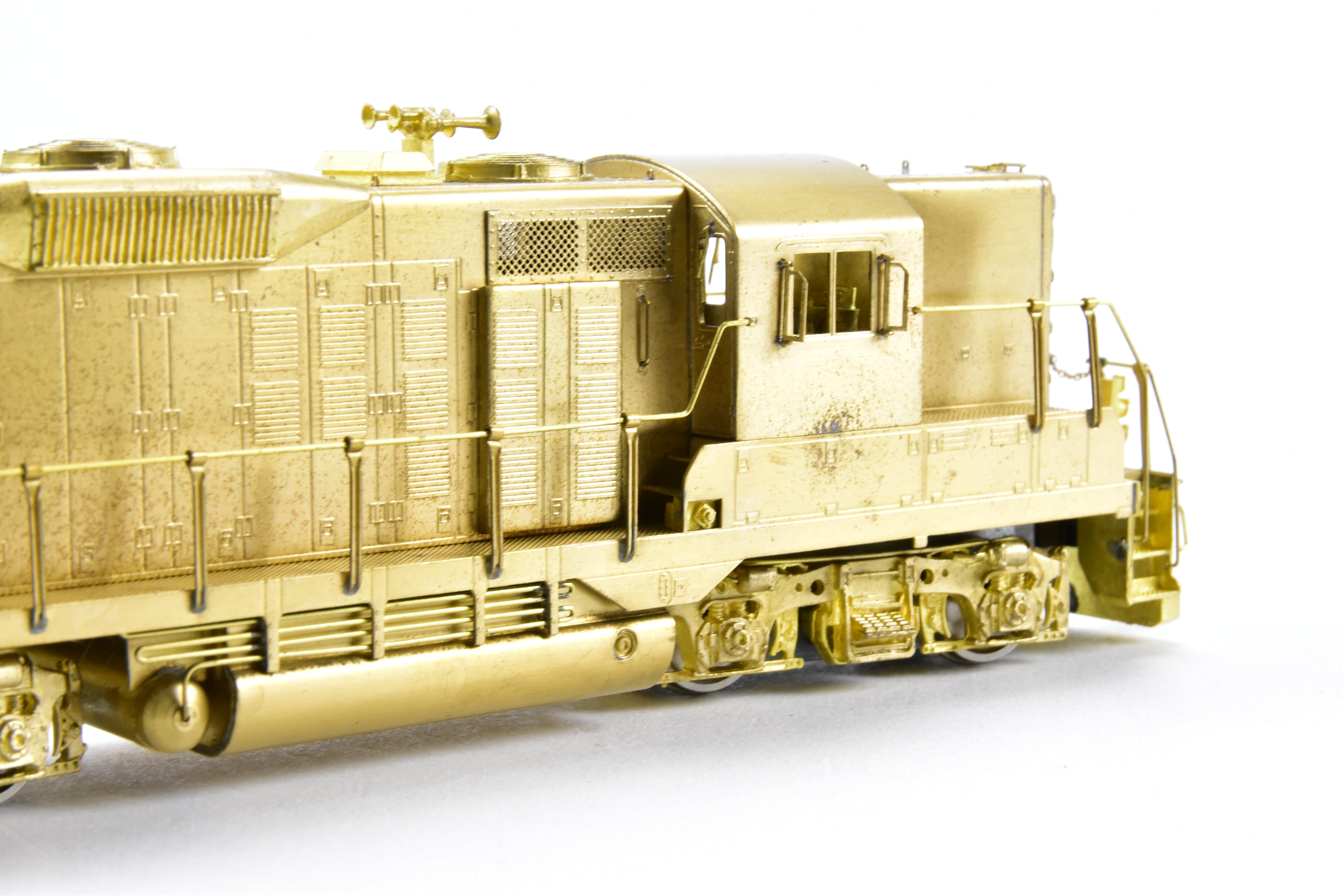 High - Quality HO Scale Brass Model of Oriental Limited Union Pacific EMD GP9 Locomotive with 1750 HP MA Version